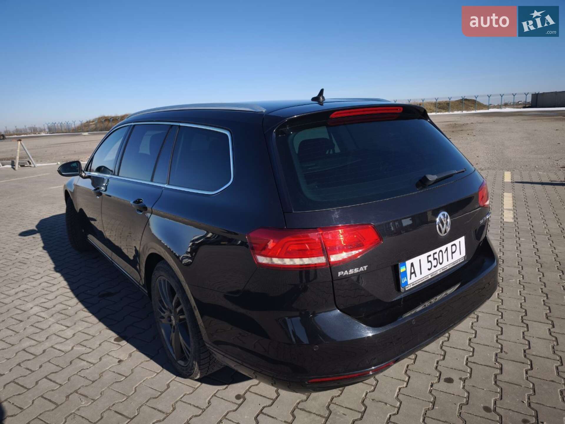 Volkswagen Passat 2017 VIN WVWZZZ3CZHP025153 фото оголошення 8 з 17