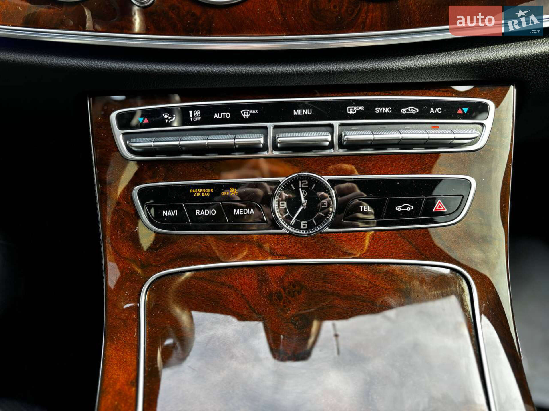 Mercedes-Benz E-Class 2018 VIN WDDZF4KB7KA510425 фото оголошення 20 з 36