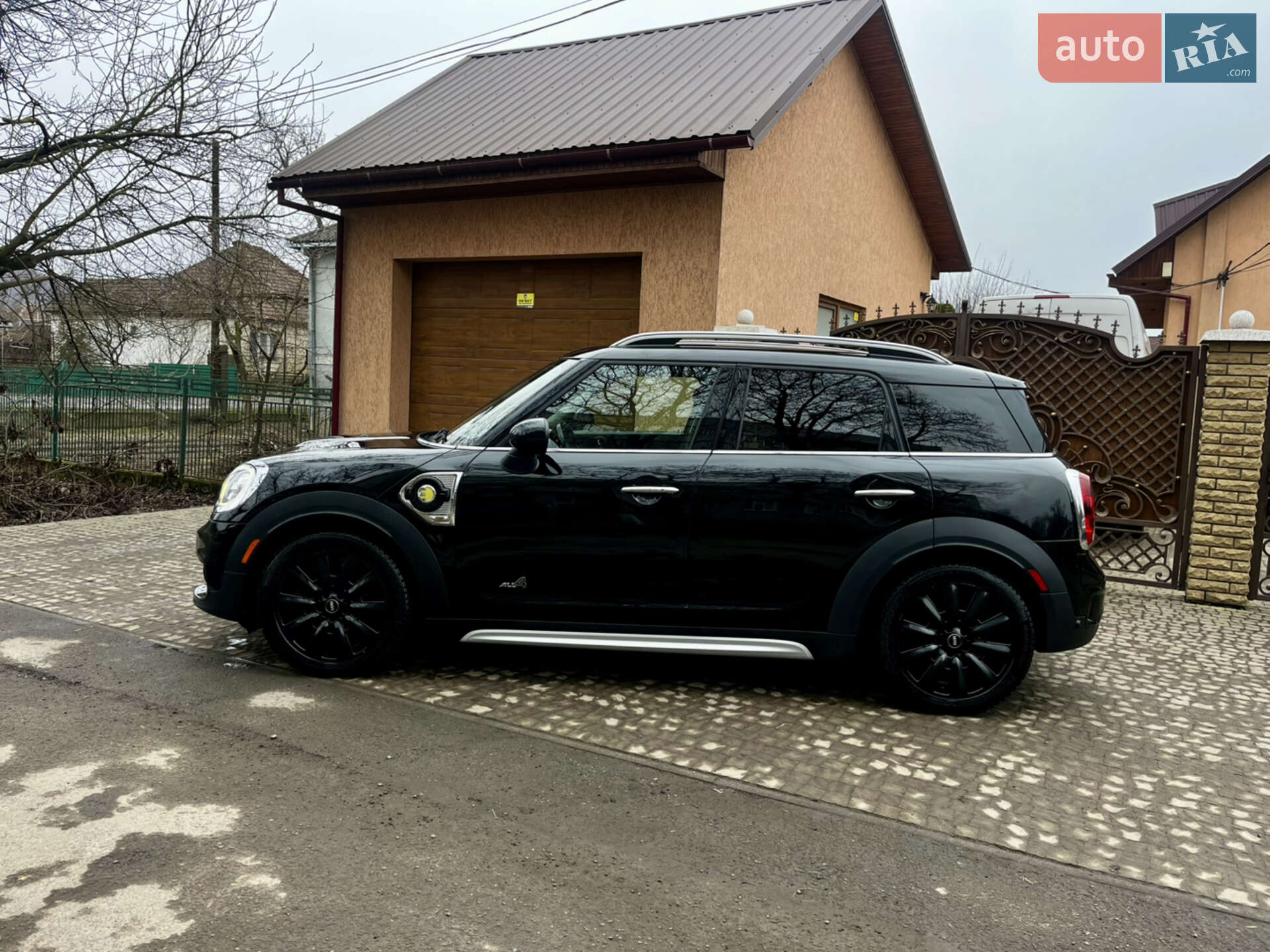 Mini Countryman 2018 VIN WMZYU7C5XK3F93765 фото оголошення 2 з 25
