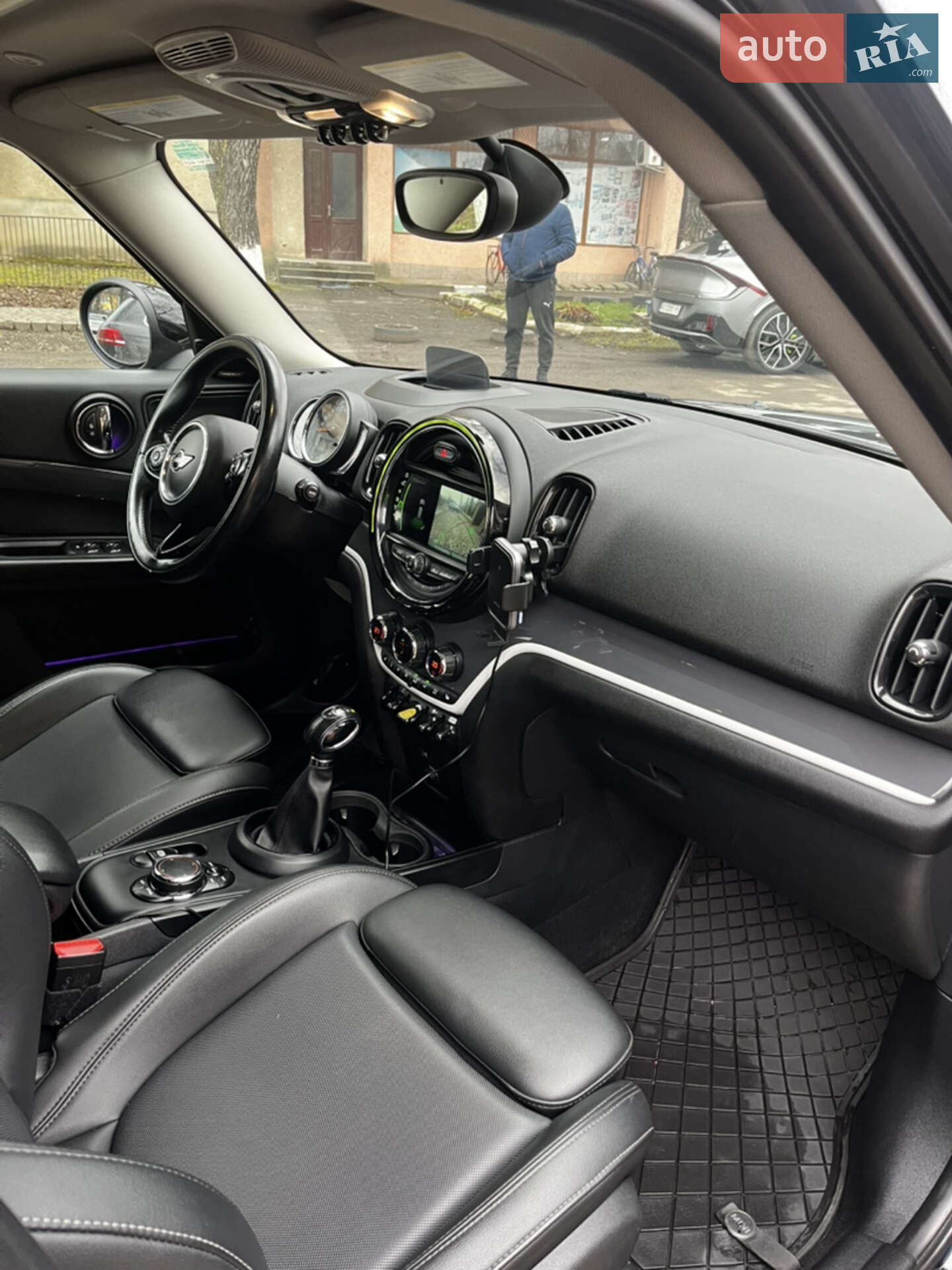 Mini Countryman 2018 VIN WMZYU7C5XK3F93765 фото оголошення 13 з 25
