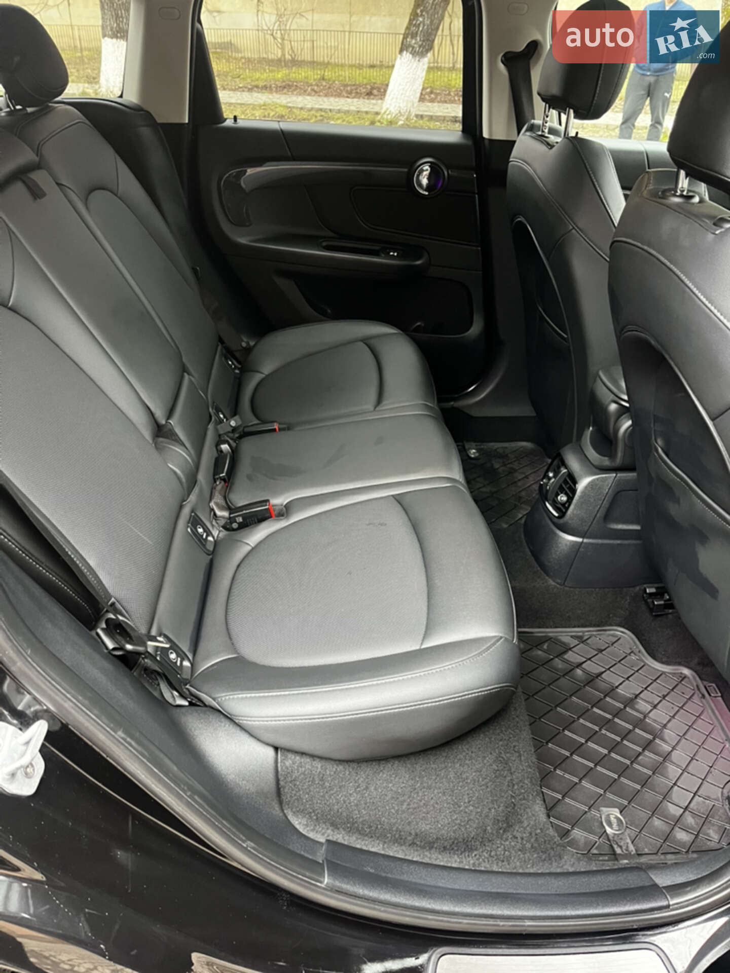 Mini Countryman 2018 VIN WMZYU7C5XK3F93765 фото оголошення 15 з 25