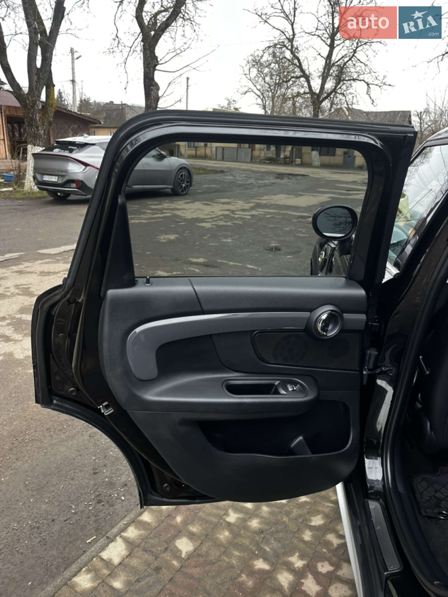 Mini Countryman 2018 VIN WMZYU7C5XK3F93765 фото оголошення 20 з 25