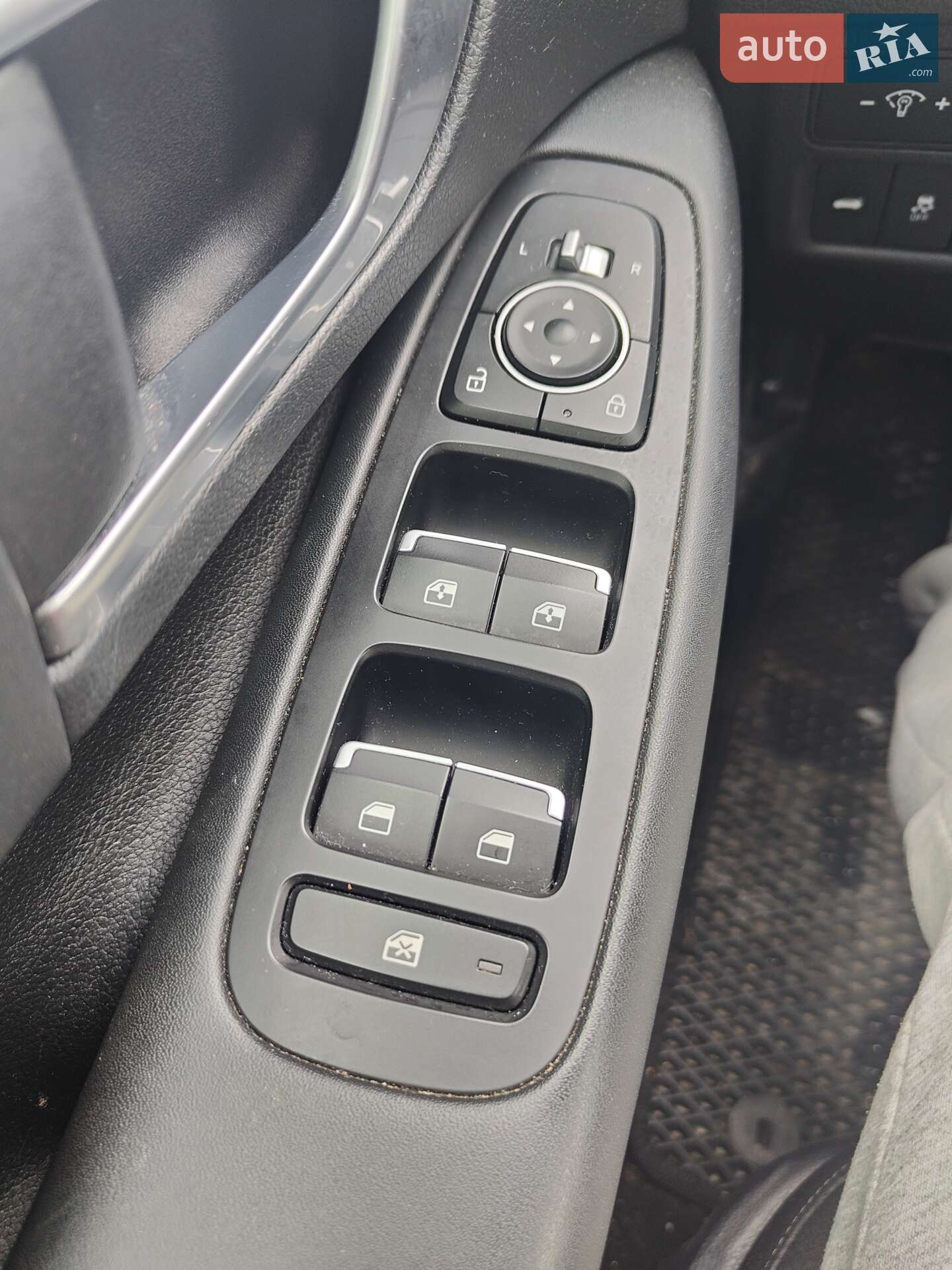 Hyundai Sonata 2020 VIN 5NPEL4JA9MH084095 фото оголошення 4 з 14