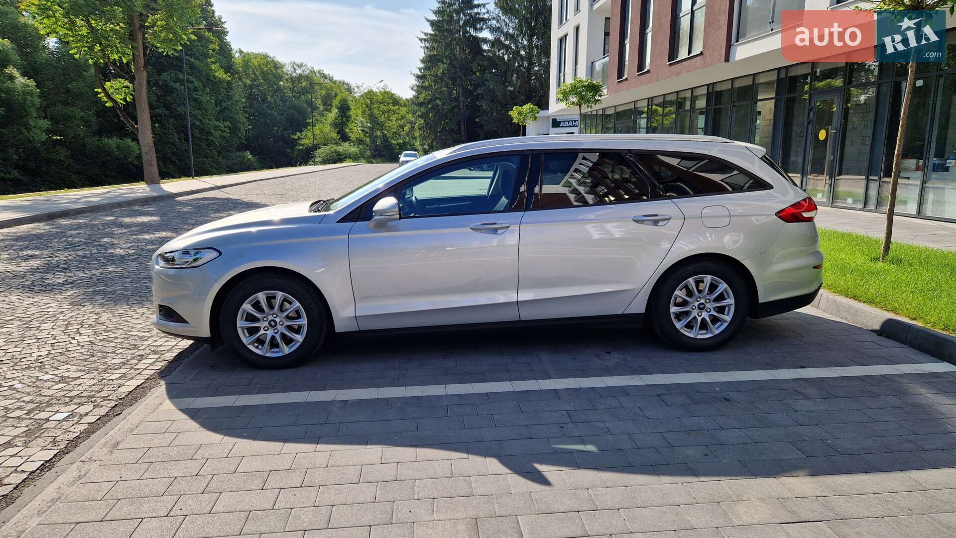 Ford Mondeo 2018 VIN WF0FXXWPCFJU40696 фото оголошення 4 з 35