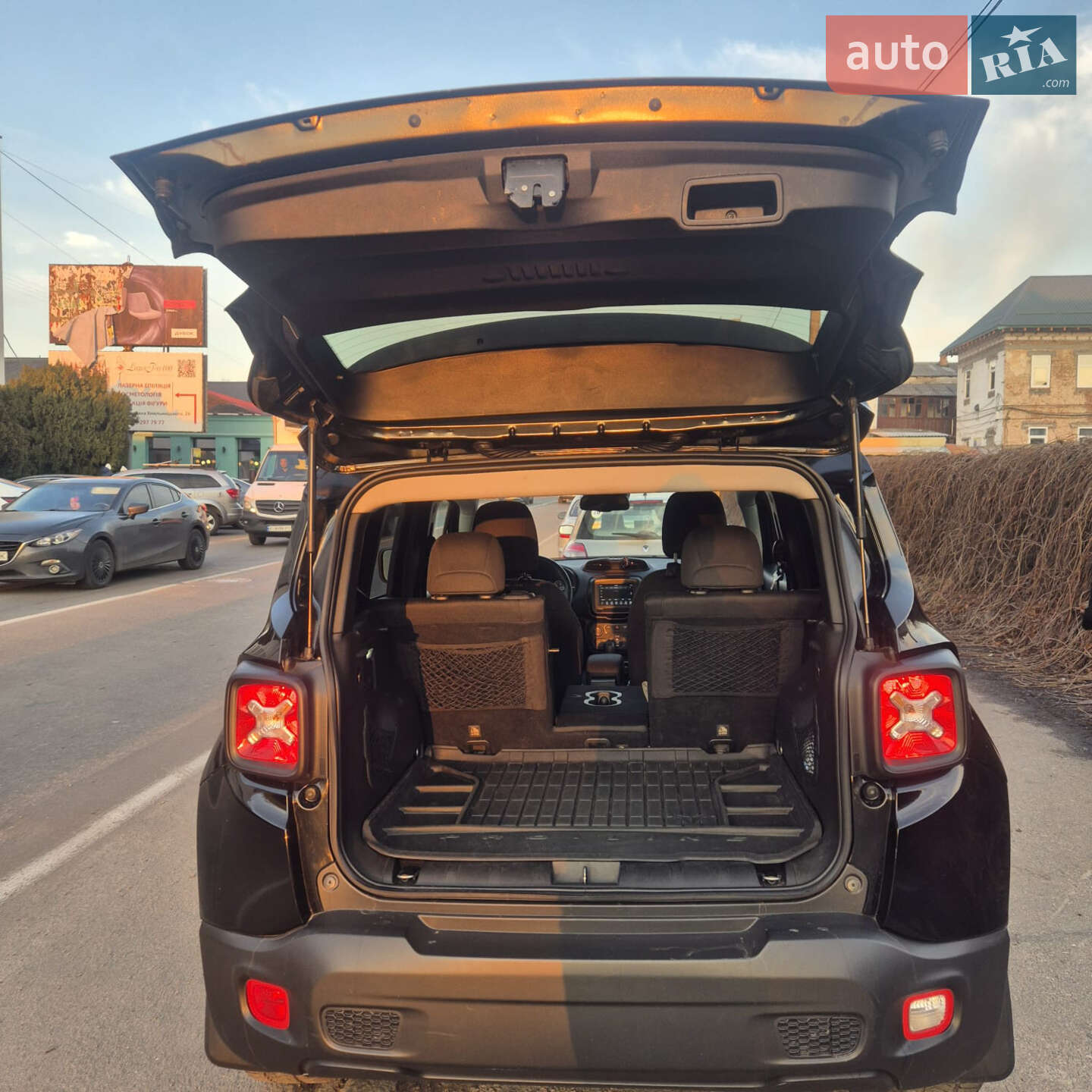 Jeep Renegade 2018 VIN ZACCJABB3JPH12187 фото оголошення 7 з 10