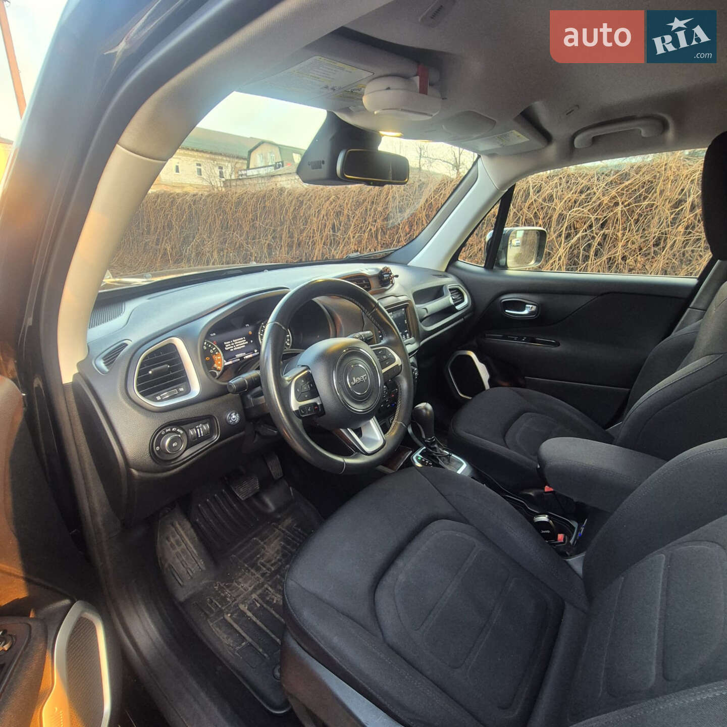 Jeep Renegade 2018 VIN ZACCJABB3JPH12187 фото оголошення 10 з 10