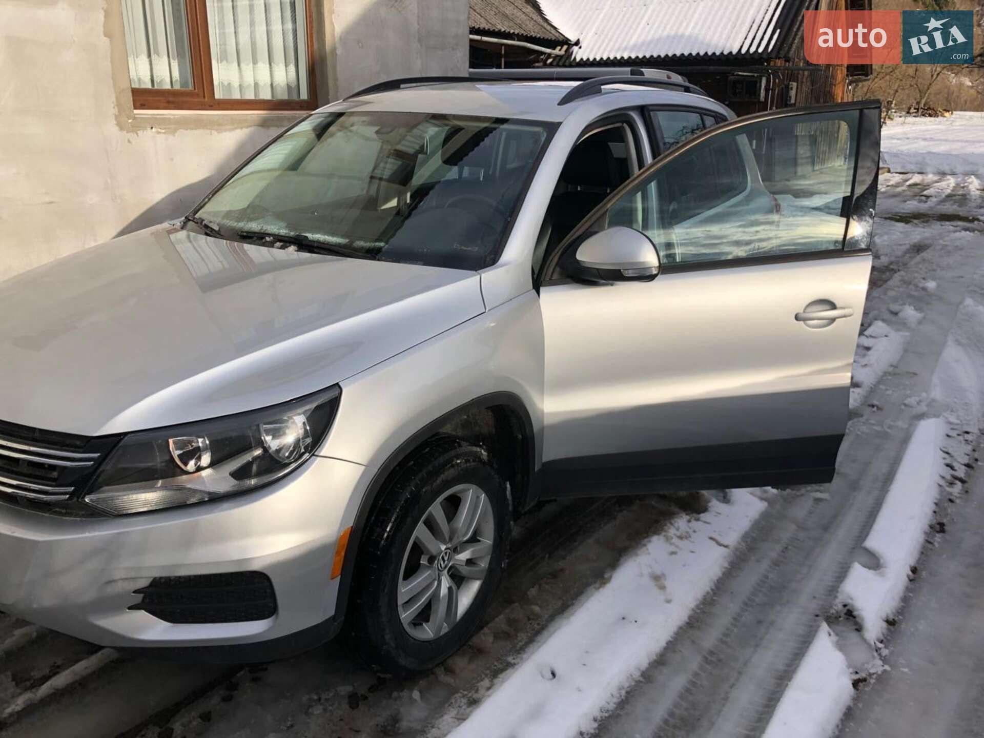 Volkswagen Tiguan 2017 VIN WVGAV7AXXHW501606 фото оголошення 5 з 10