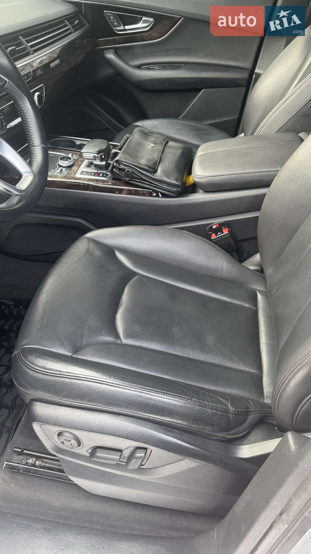 Audi Q7 2017 VIN WA1LABF78JD015568 фото оголошення 2 з 25