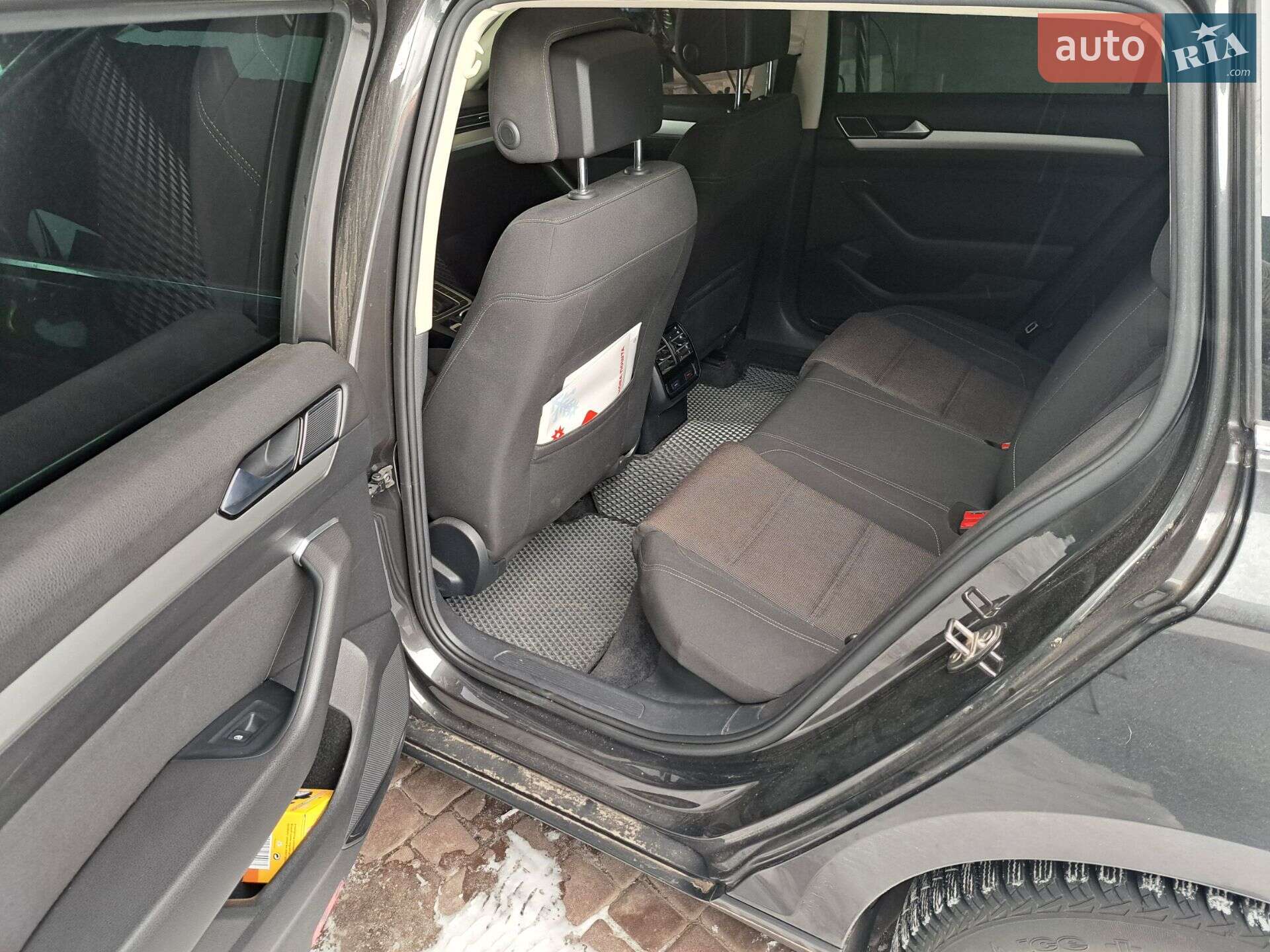 Volkswagen Passat 2017 VIN WVWZZZ3CZJE011837 фото оголошення 13 з 19