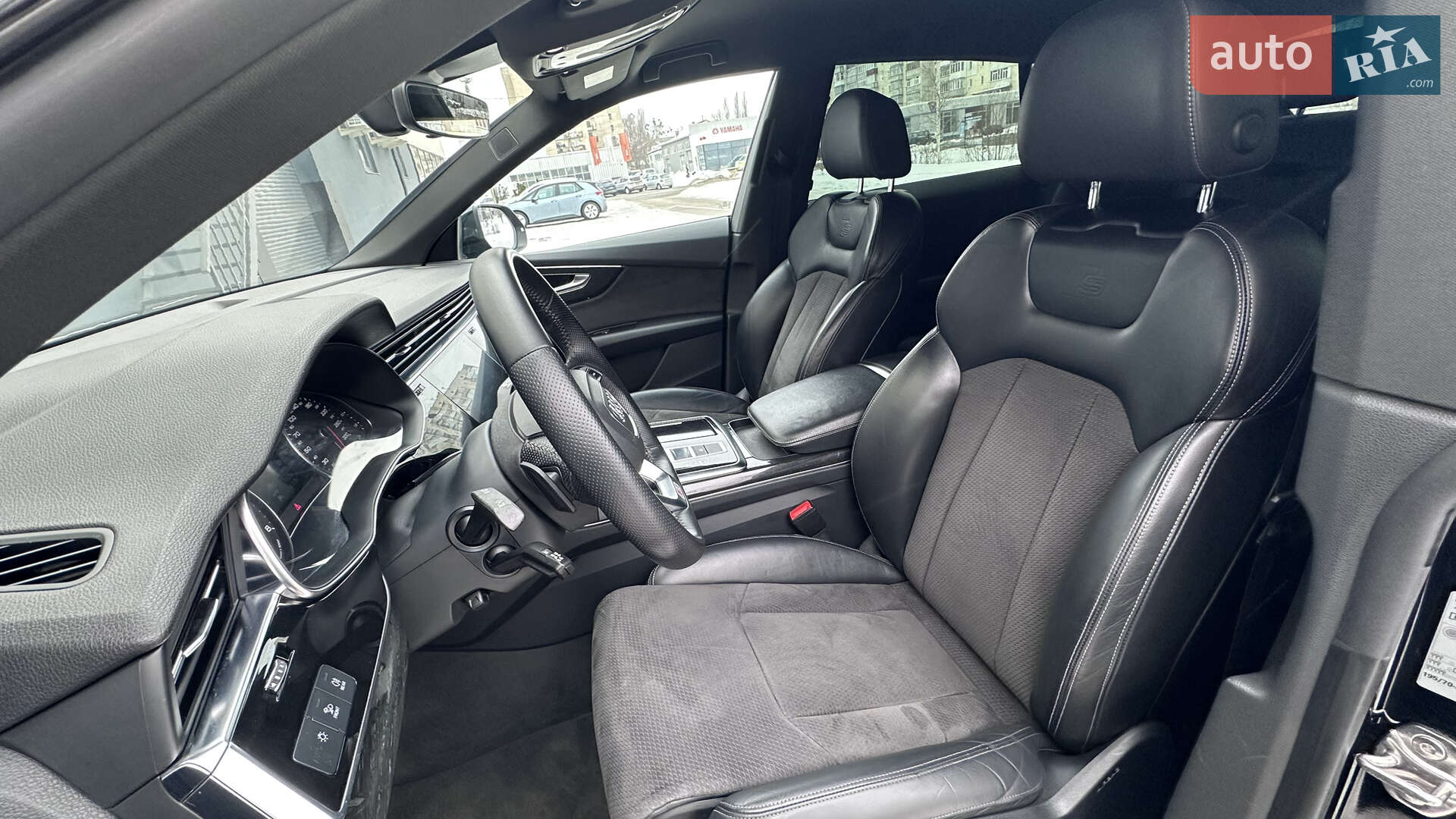 Audi Q8 2018 VIN WAUZZZF16KD006671 фото оголошення 10 з 21