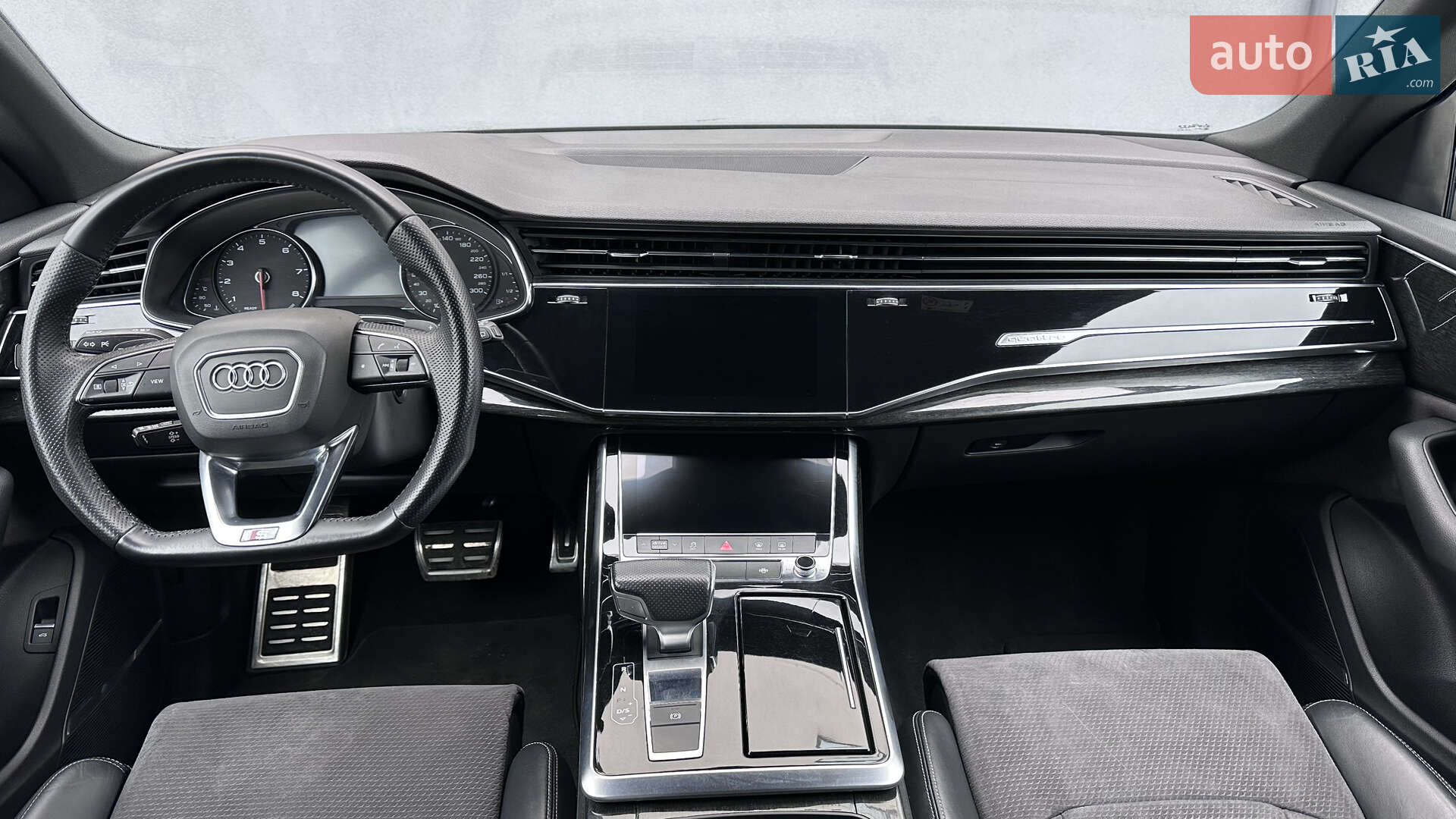 Audi Q8 2018 VIN WAUZZZF16KD006671 фото оголошення 12 з 21