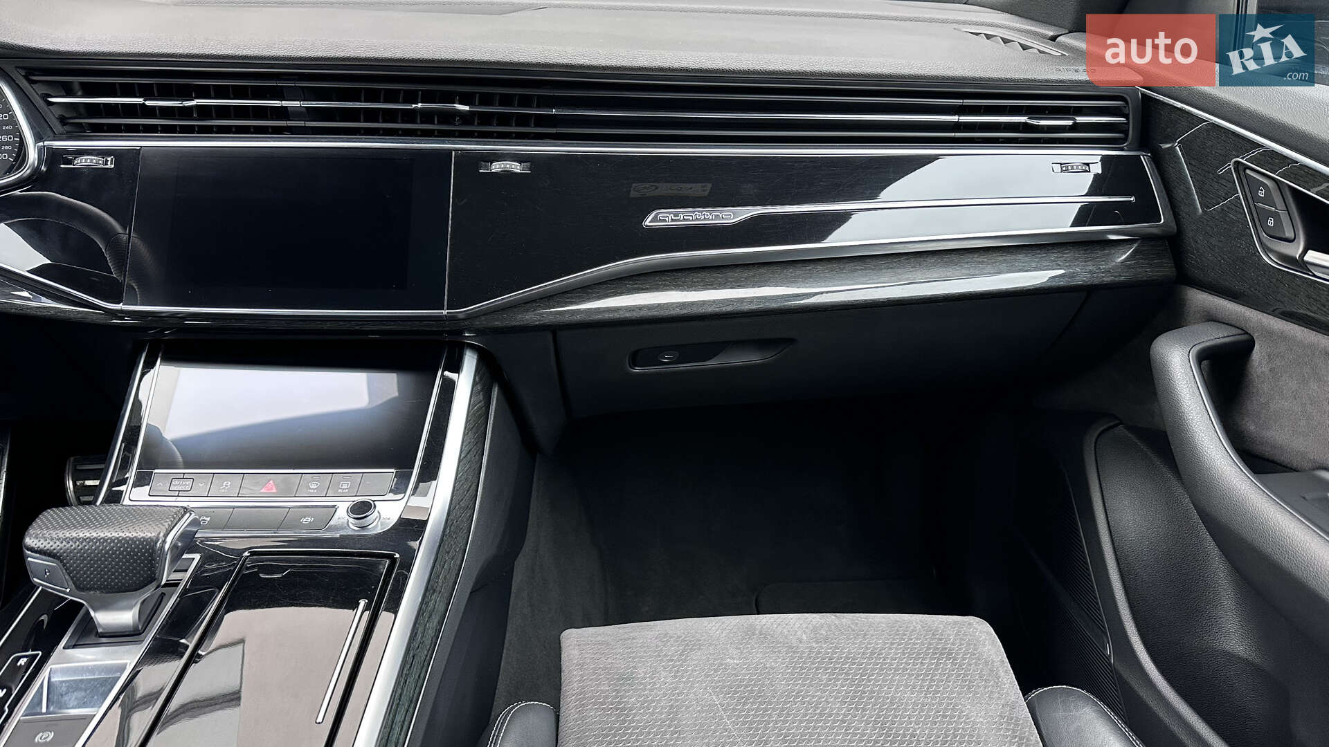 Audi Q8 2018 VIN WAUZZZF16KD006671 фото оголошення 14 з 21