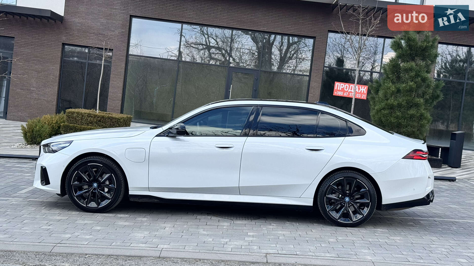 BMW i5 2024 VIN LBV51FM05RSC02284 фото оголошення 5 з 10