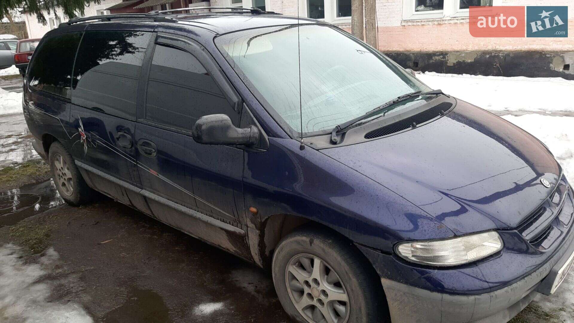 Chrysler Grand Voyager 1998 VIN 1C4GYN5MXWU550713 фото оголошення 2 з 57