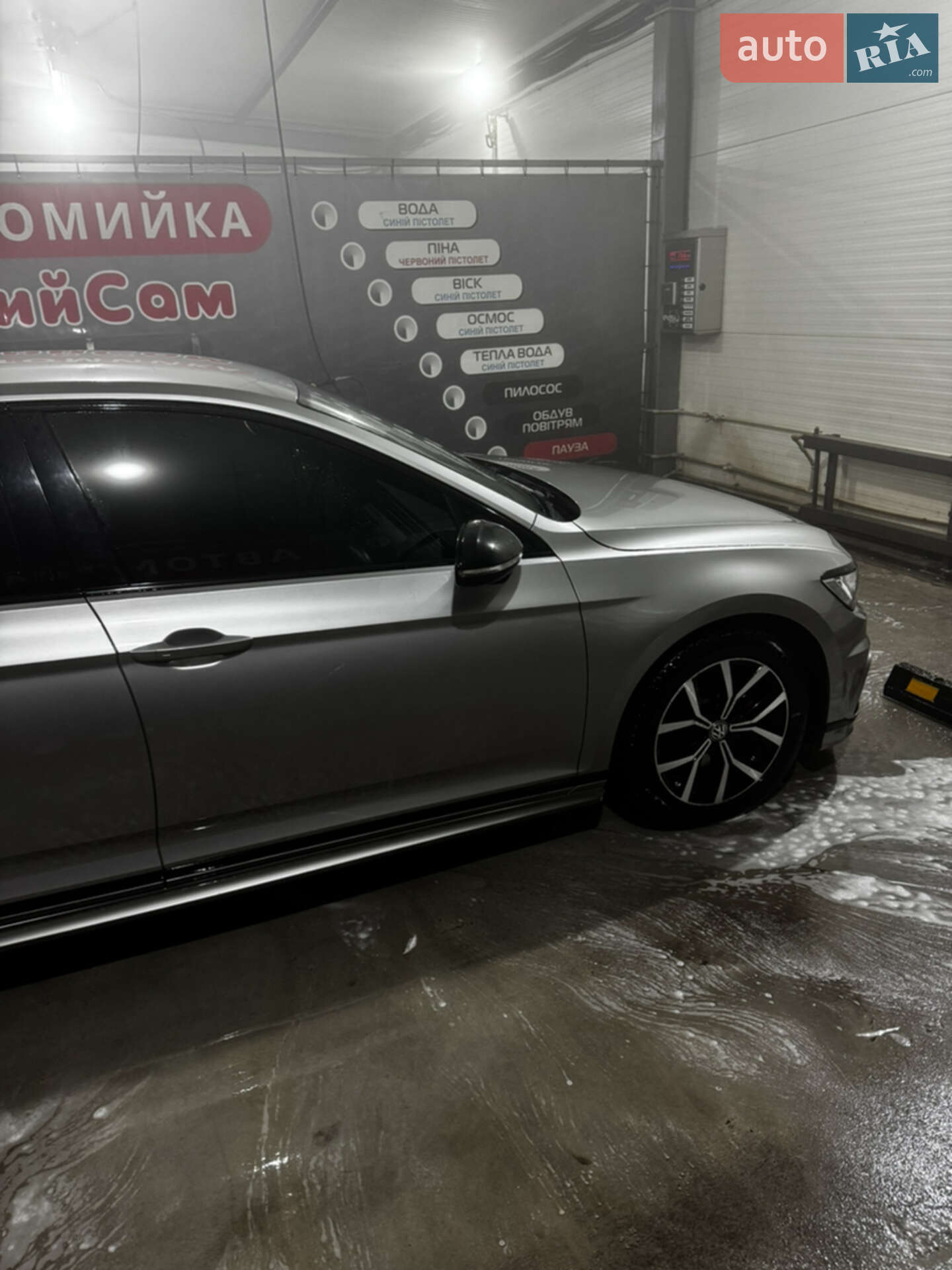Volkswagen Passat 2017 VIN WVWZZZ3CZHE144209 фото оголошення 4 з 19