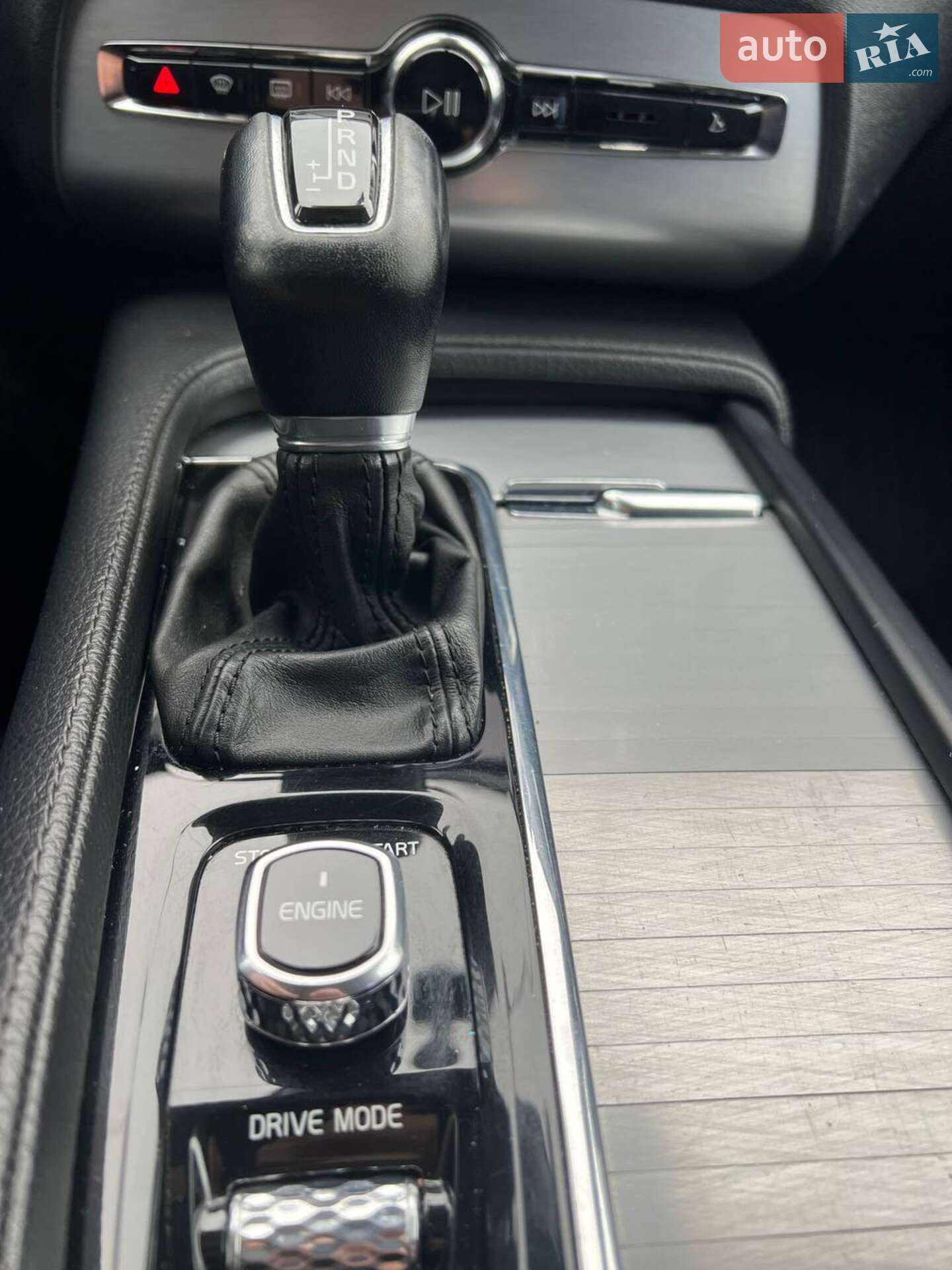 Volvo XC90 2015 VIN YV1LFA4BCG1036244 фото оголошення 40 з 51