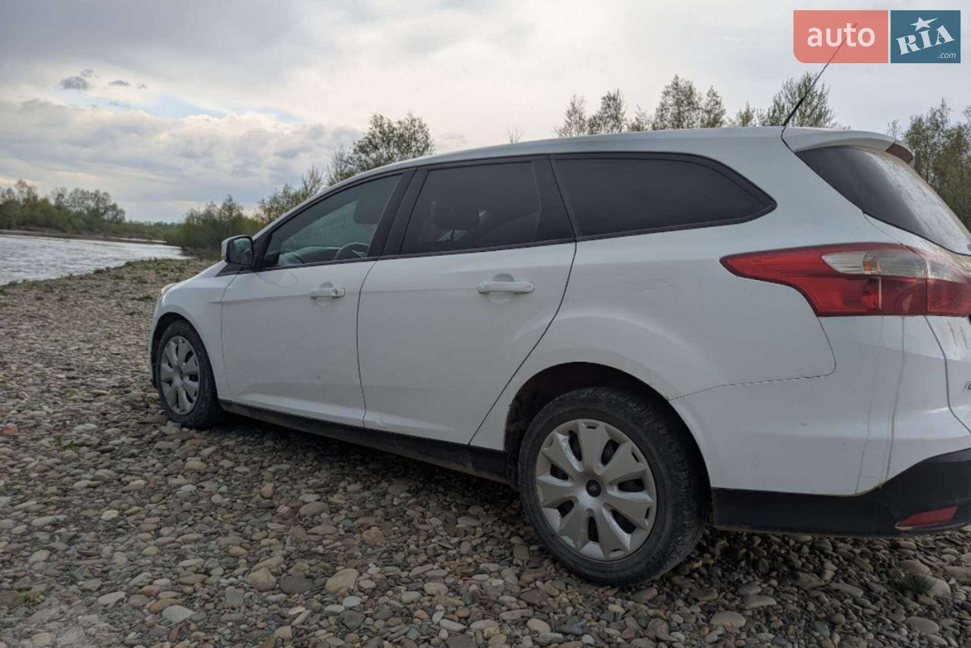 Ford Focus 2013 VIN WF0LXXGCBLDK83832 фото оголошення 2 з 12