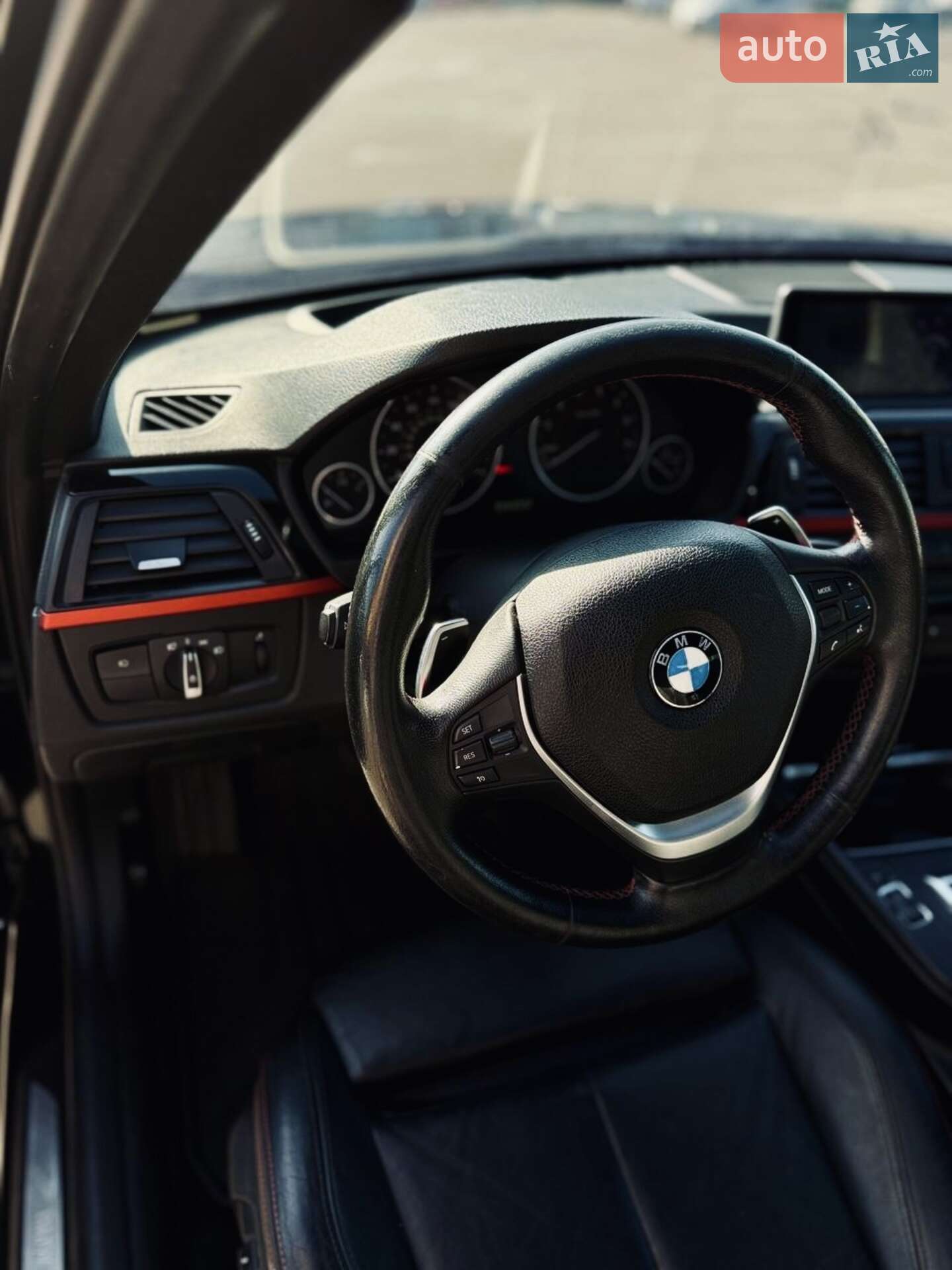 BMW 3 Series 2012 VIN WBA3A9G57DNP37038 фото оголошення 10 з 15