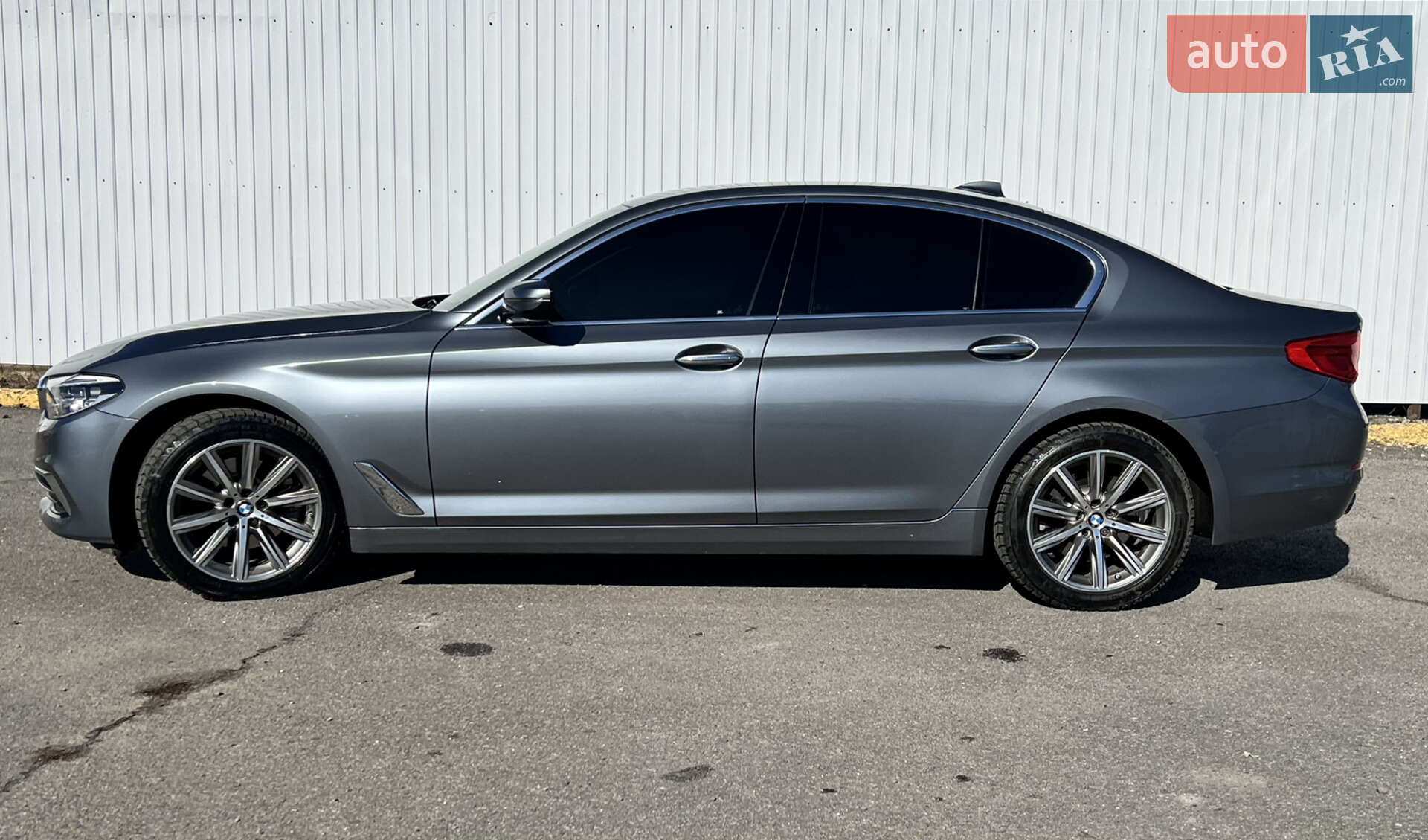 BMW 5 Series 2017 VIN WBAJC51020G850398 фото оголошення 3 з 30