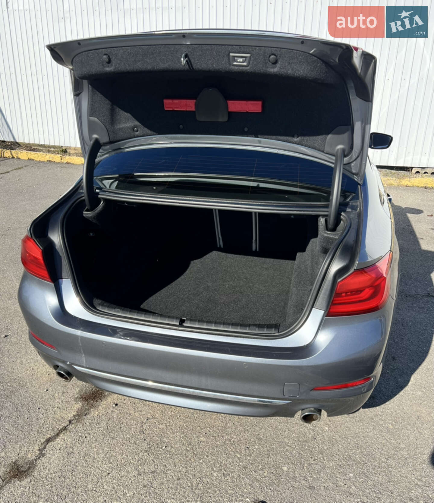 BMW 5 Series 2017 VIN WBAJC51020G850398 фото оголошення 10 з 30