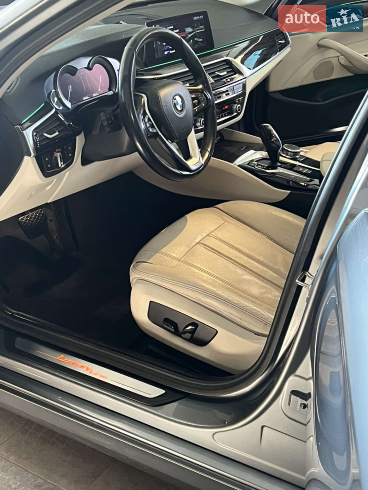 BMW 5 Series 2017 VIN WBAJC51020G850398 фото оголошення 12 з 30