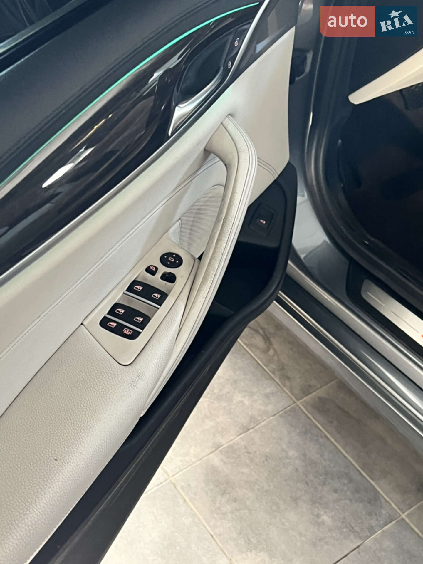 BMW 5 Series 2017 VIN WBAJC51020G850398 фото оголошення 14 з 30