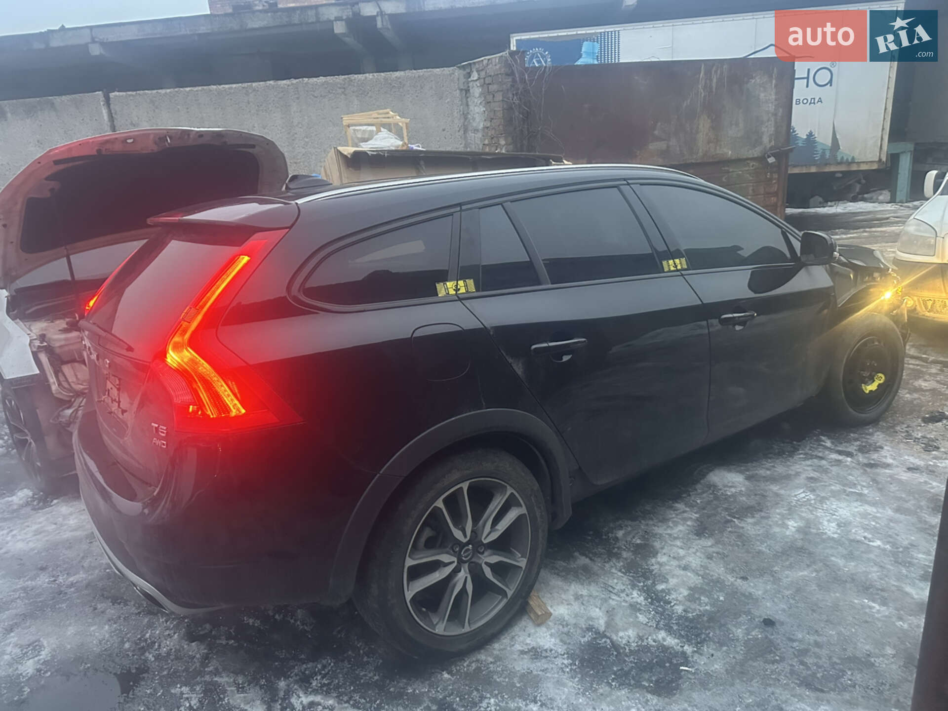 Volvo V60 Cross Country 2017 VIN YV440MWK0H1025842 фото оголошення 3 з 9