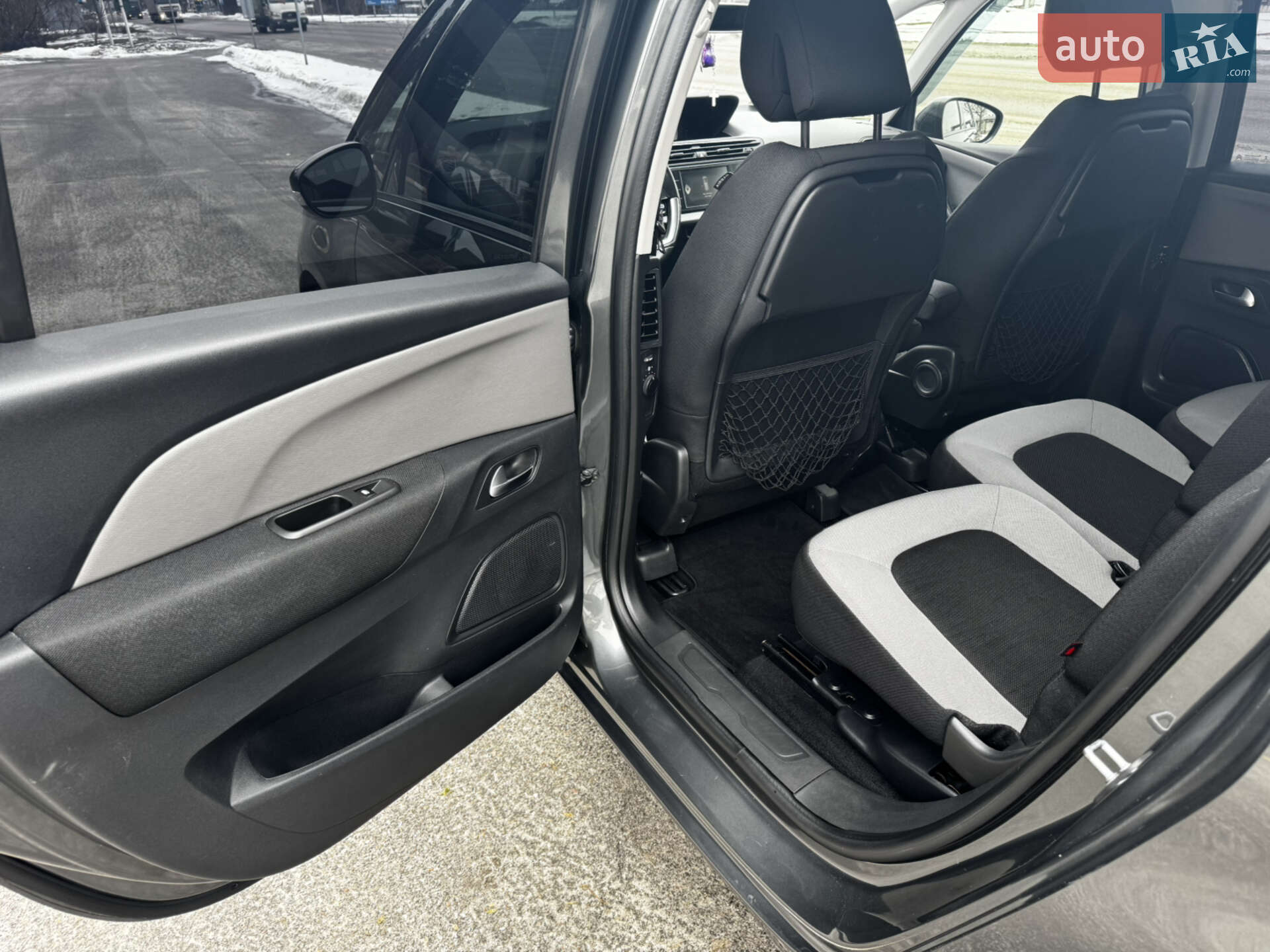 Citroen C4 Picasso 2016 VIN VF73ABHZTGJ668492 фото оголошення 9 з 14