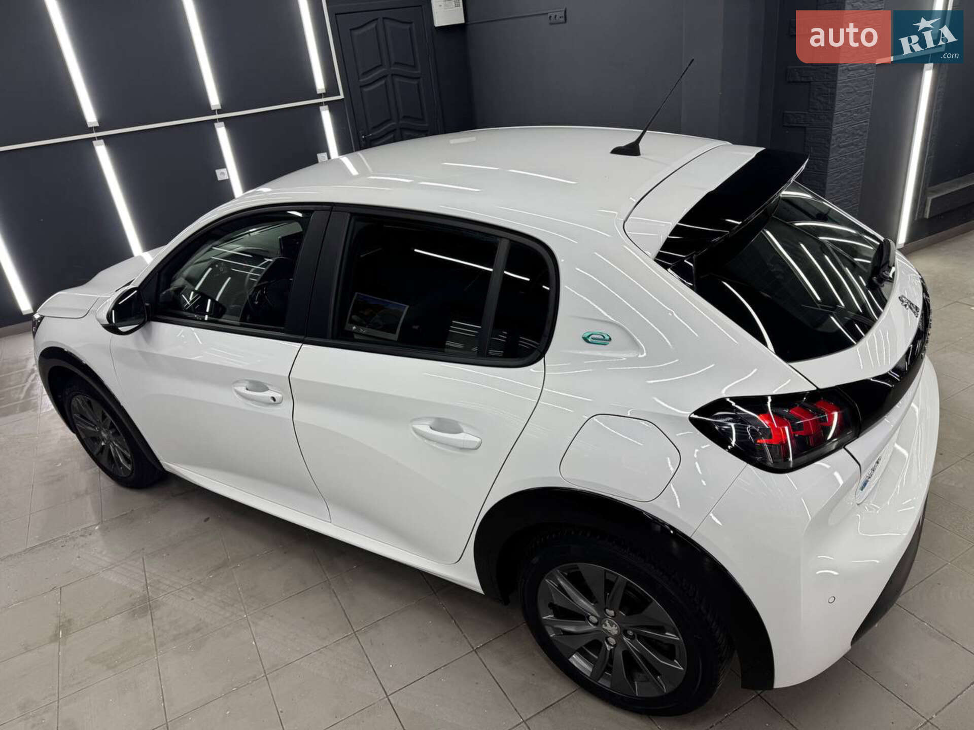 Peugeot e-208 2021 VIN VR3UHZKXZMT080126 фото оголошення 10 з 28