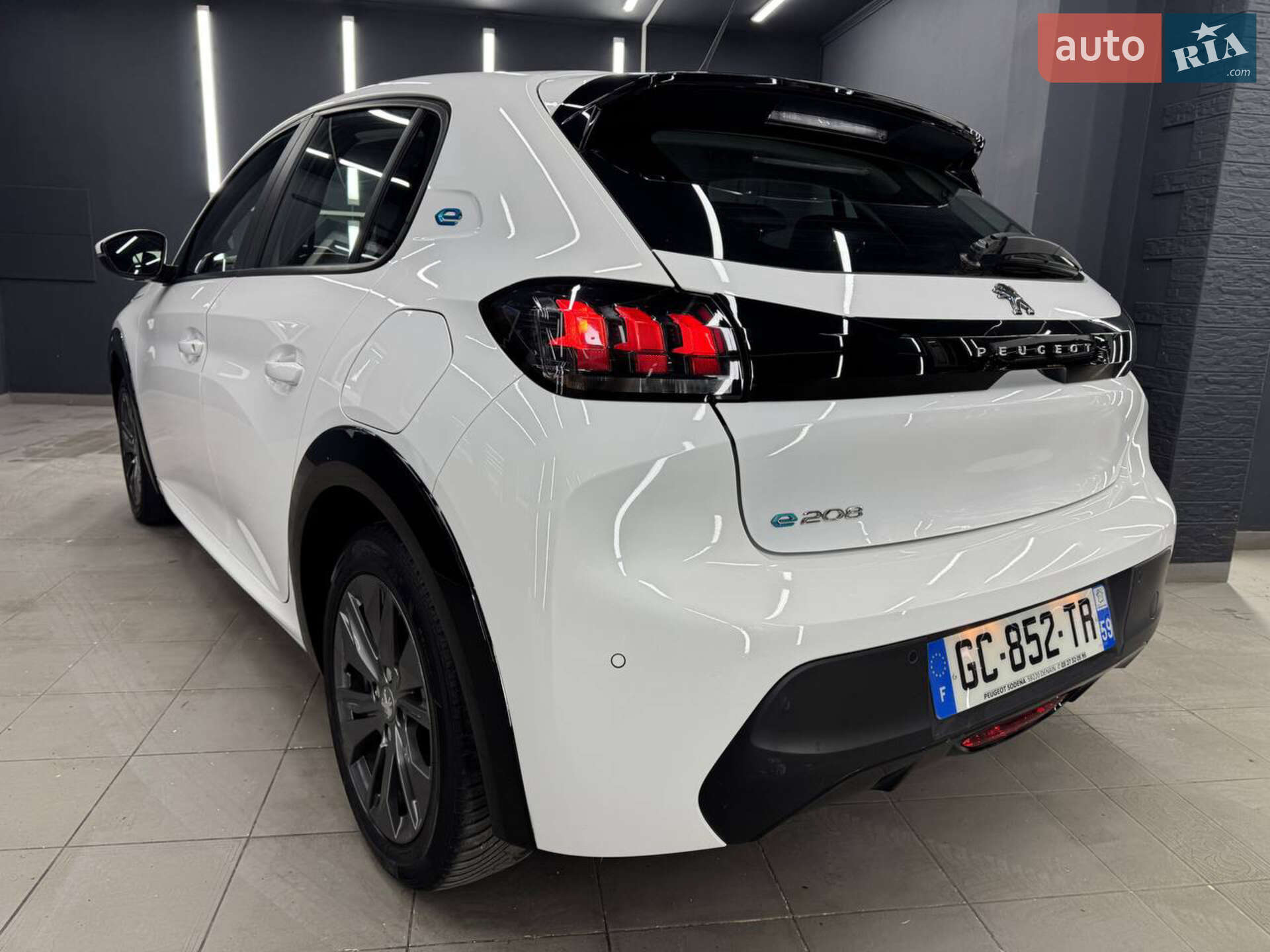 Peugeot e-208 2021 VIN VR3UHZKXZMT080126 фото оголошення 8 з 28