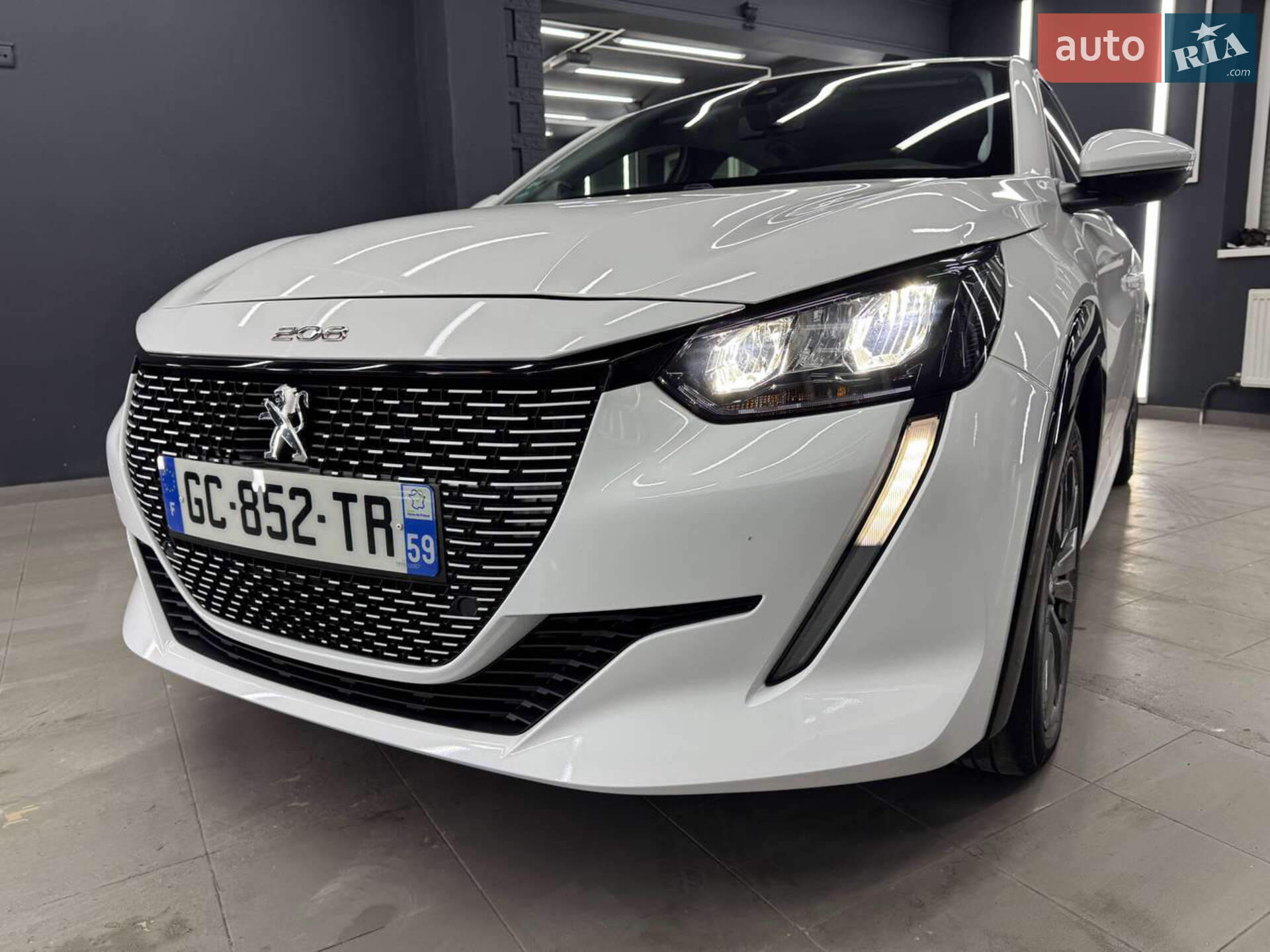 Peugeot e-208 2021 VIN VR3UHZKXZMT080126 фото оголошення 12 з 28