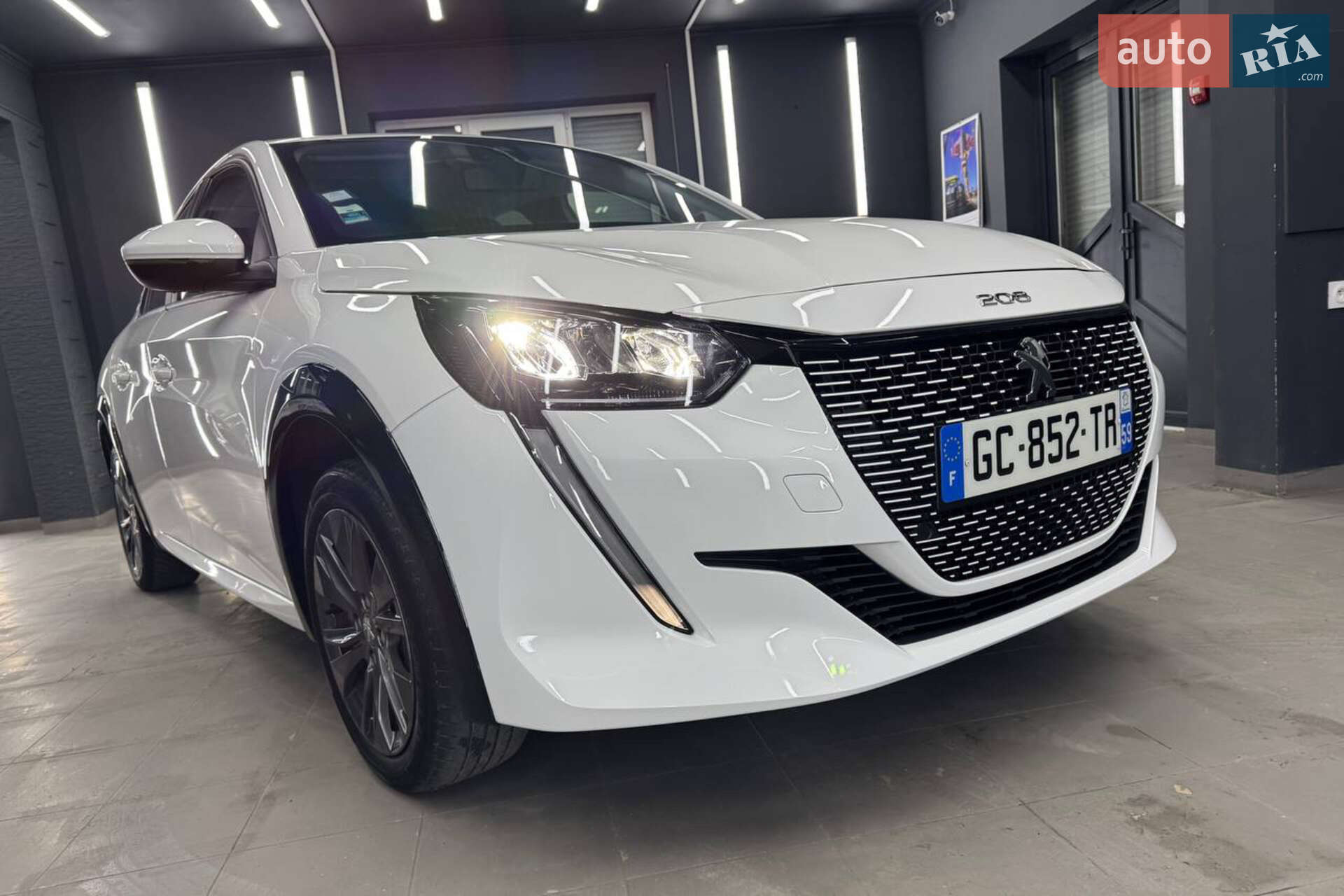 Peugeot e-208 2021 VIN VR3UHZKXZMT080126 фото оголошення 13 з 28