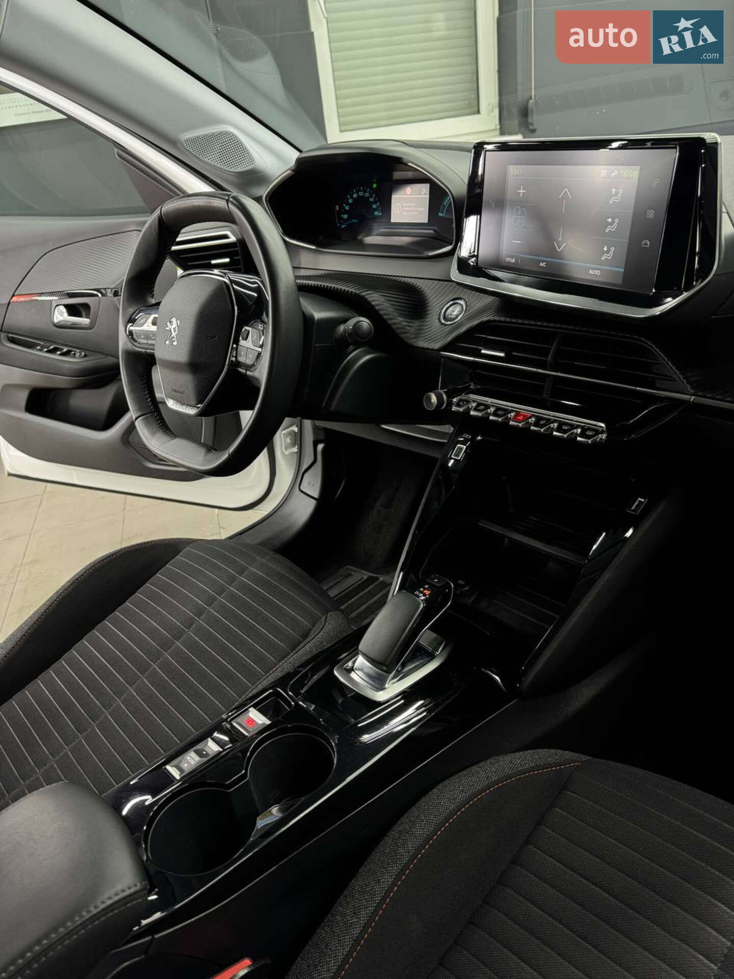 Peugeot e-208 2021 VIN VR3UHZKXZMT080126 фото оголошення 16 з 28
