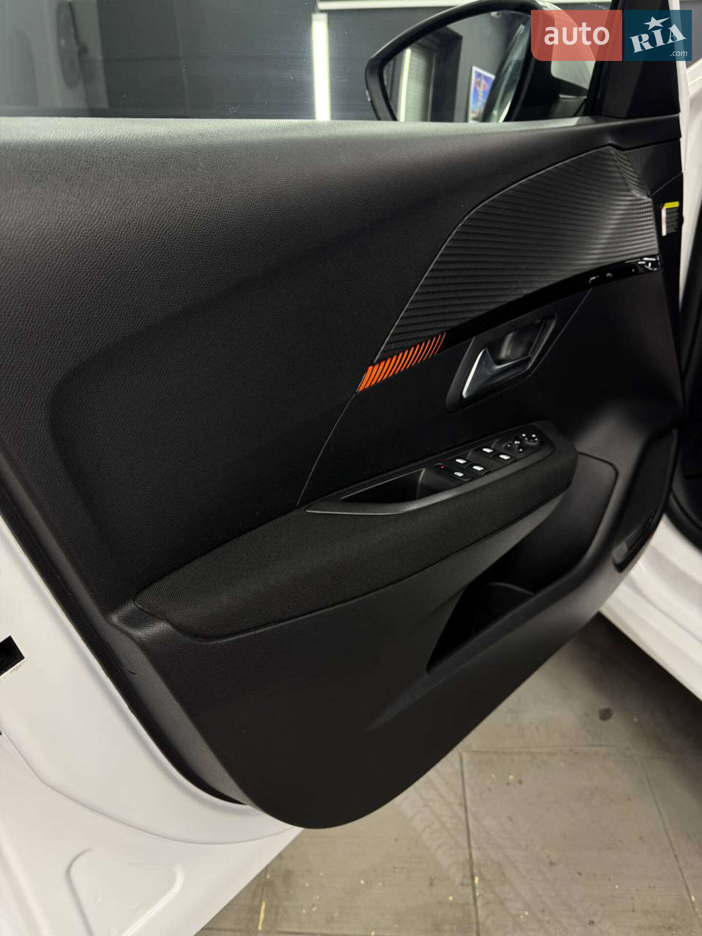 Peugeot e-208 2021 VIN VR3UHZKXZMT080126 фото оголошення 23 з 28