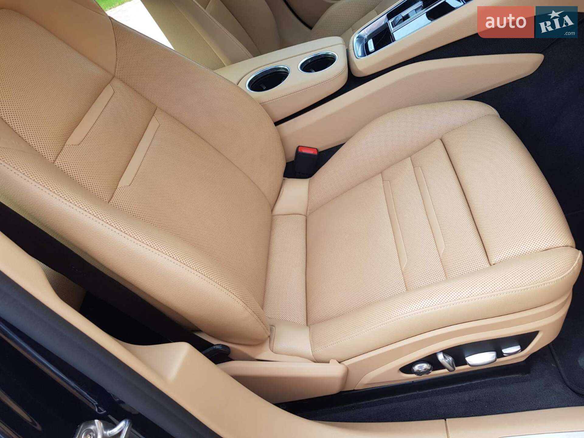 Porsche Panamera 2017 VIN WP0AA2A71JL100990 фото оголошення 13 з 23