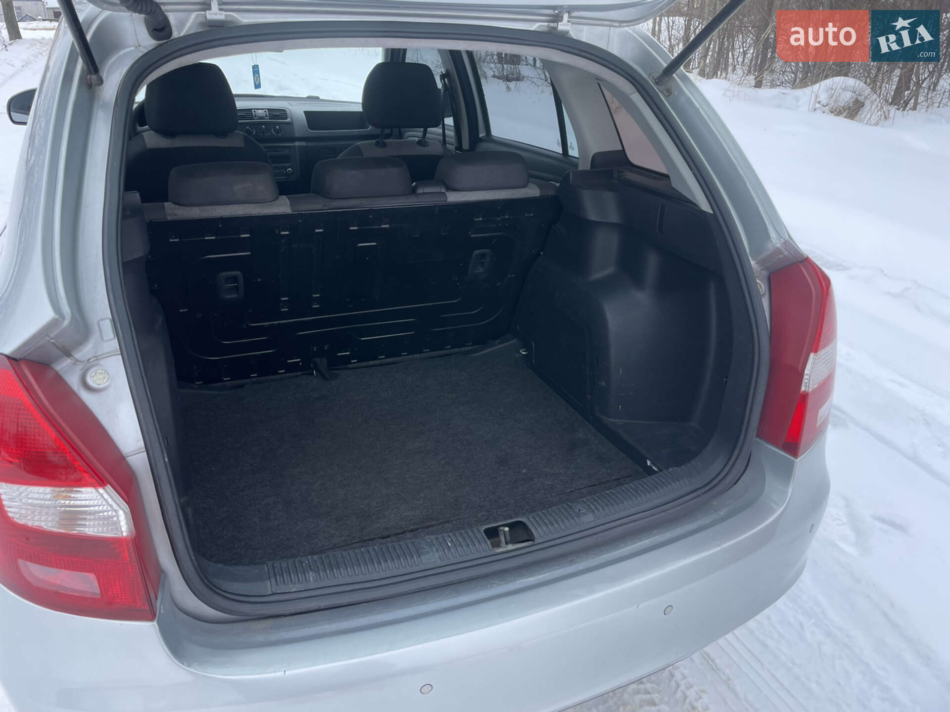 Skoda Fabia 2011 VIN TMBJS25J1C3104026 фото оголошення 4 з 8