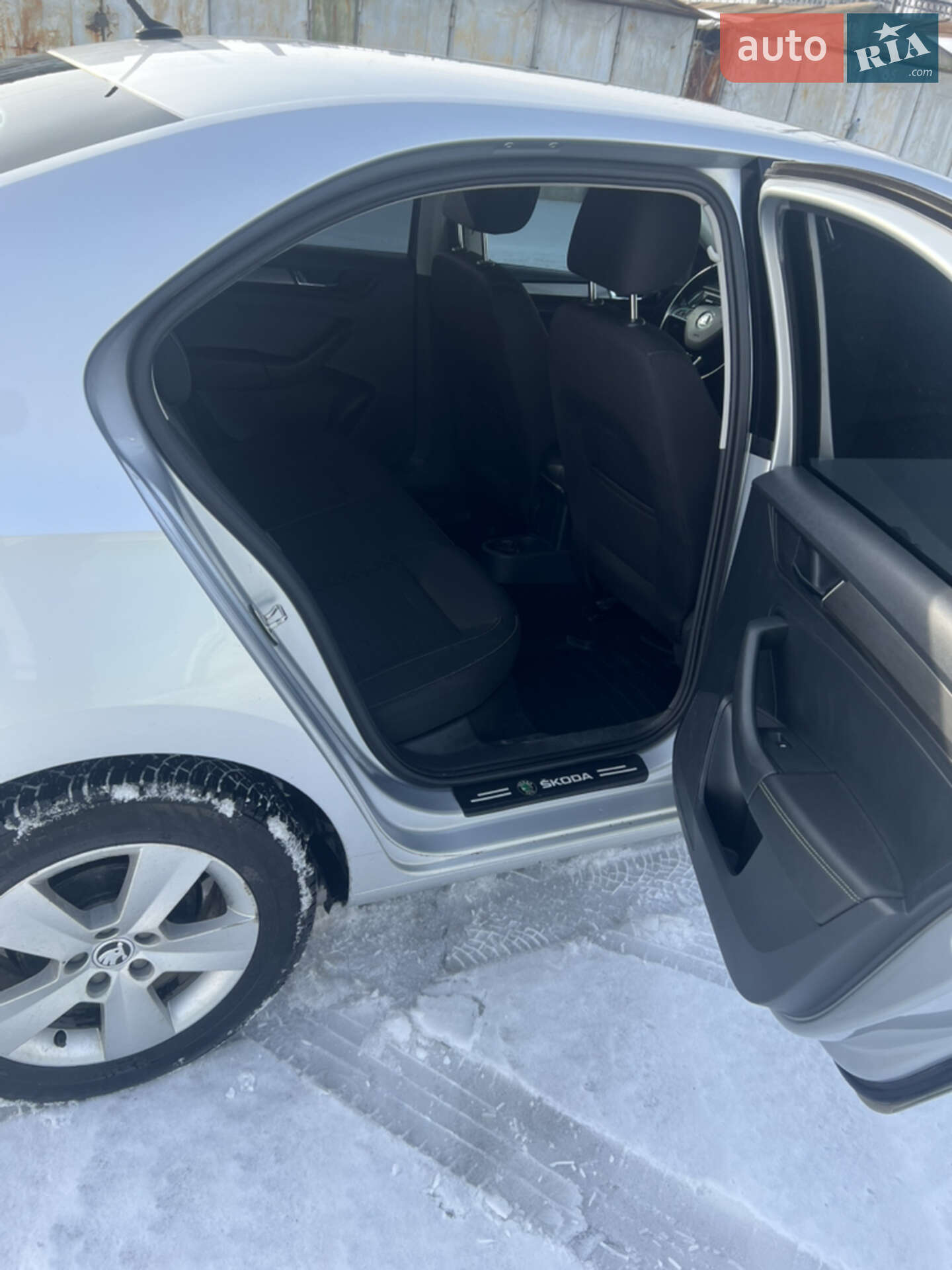 Skoda Rapid 2018 VIN TMBAC4NH1KB100150 фото оголошення 4 з 38