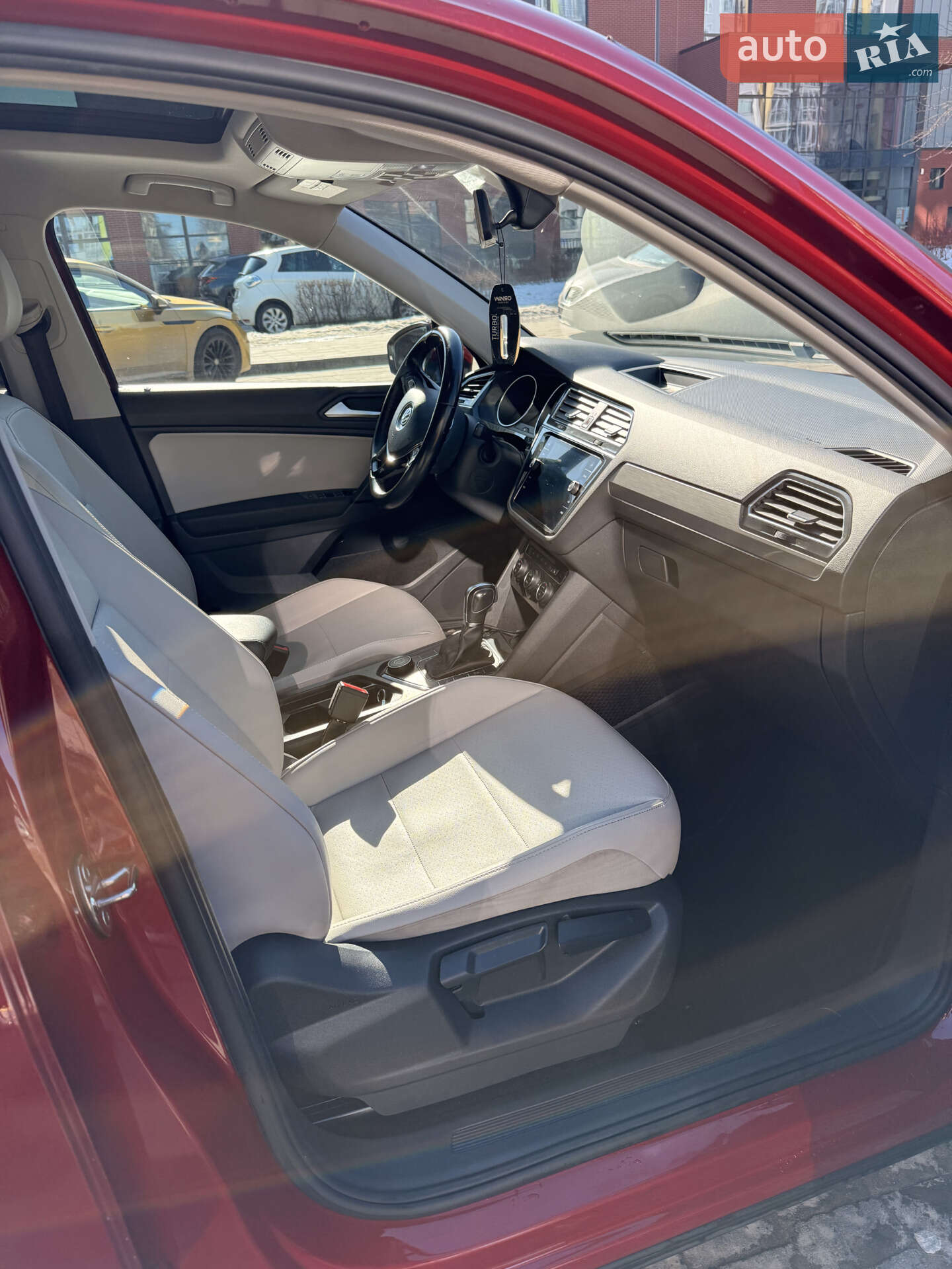 Volkswagen Tiguan Allspace 2018 VIN 3VV2B7AX4KM071792 фото оголошення 16 з 24