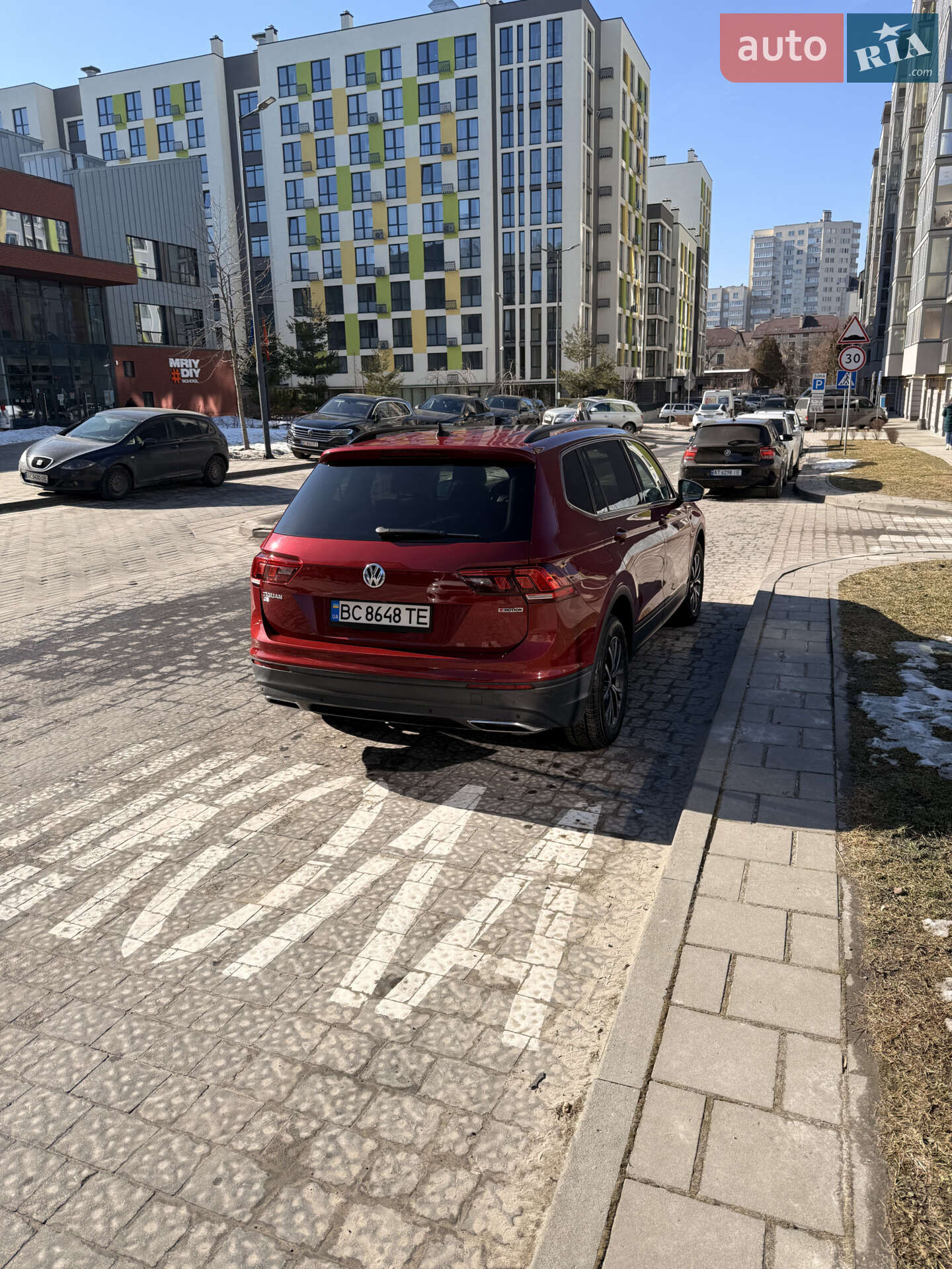 Volkswagen Tiguan Allspace 2018 VIN 3VV2B7AX4KM071792 фото оголошення 7 з 24