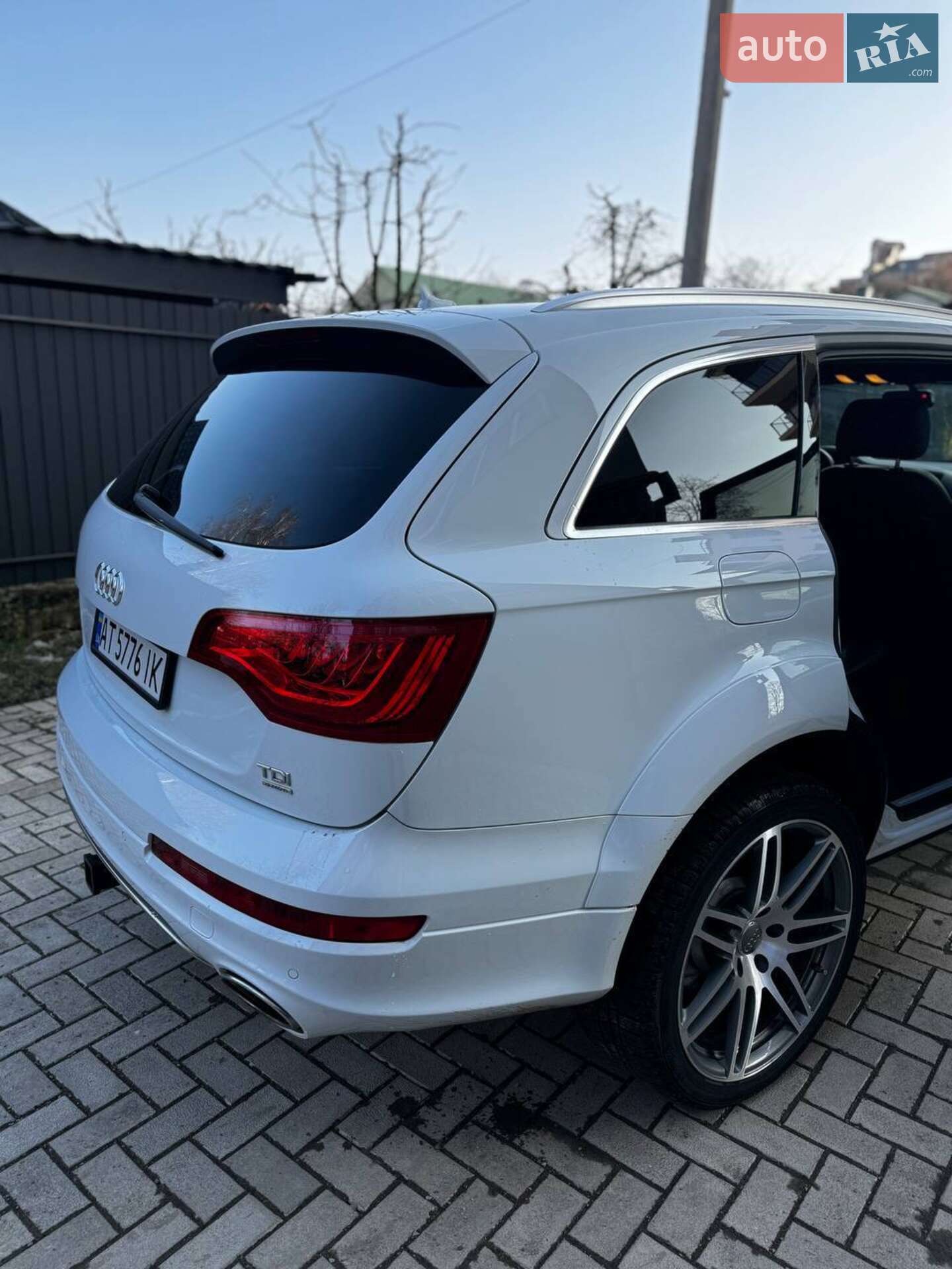 Audi Q7 2015 VIN WA1VMCFE3FD018275 фото оголошення 8 з 30
