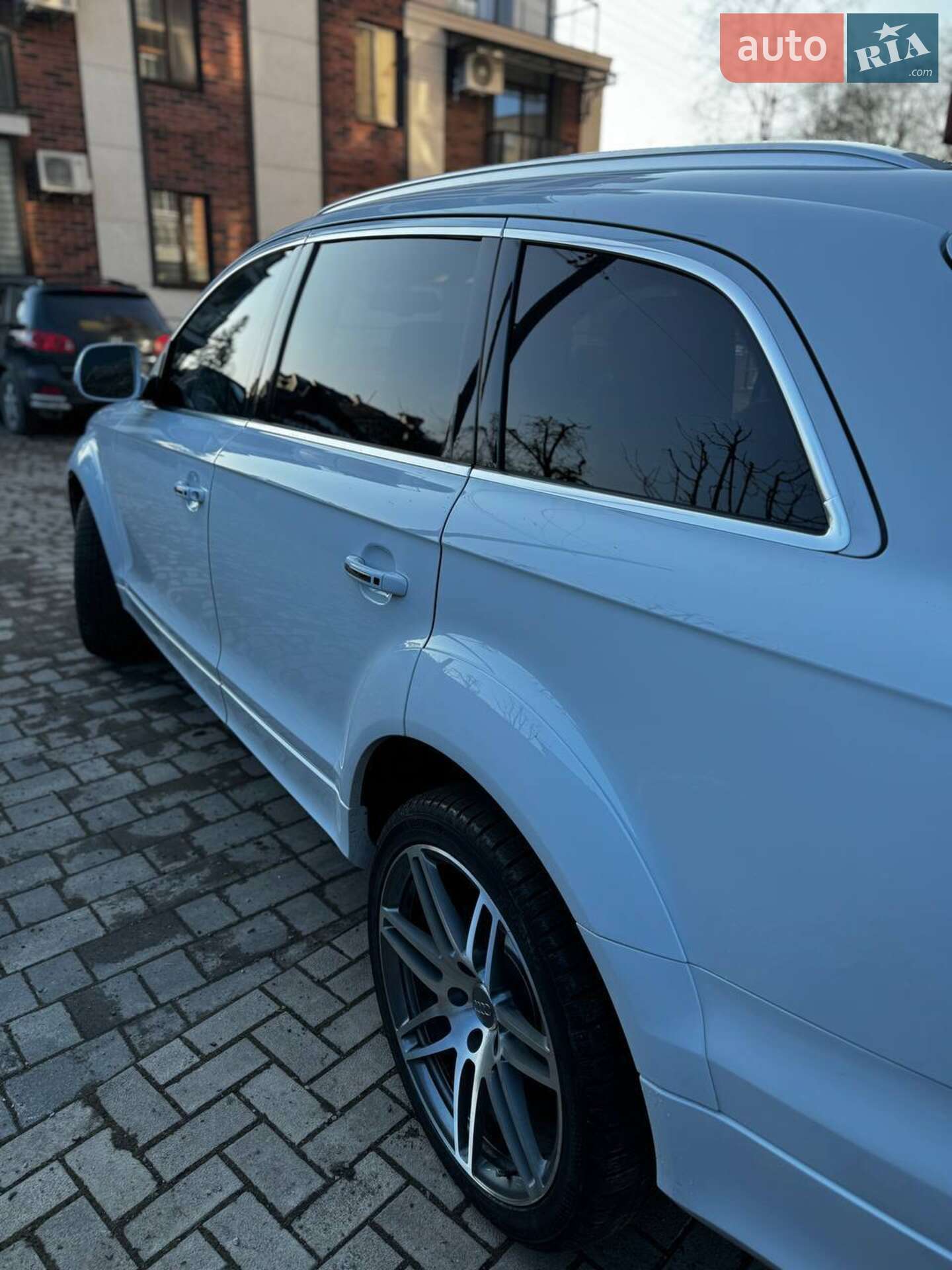 Audi Q7 2015 VIN WA1VMCFE3FD018275 фото оголошення 16 з 30