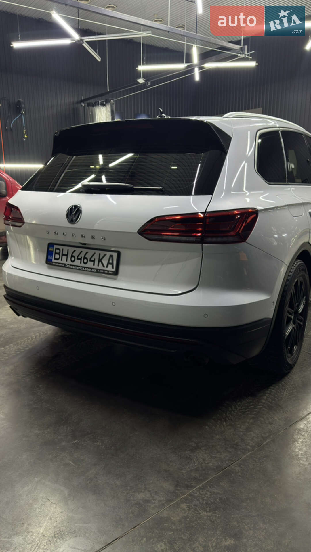 Volkswagen Touareg 2019 VIN WVGZZZCRZLD014898 фото оголошення 16 з 65