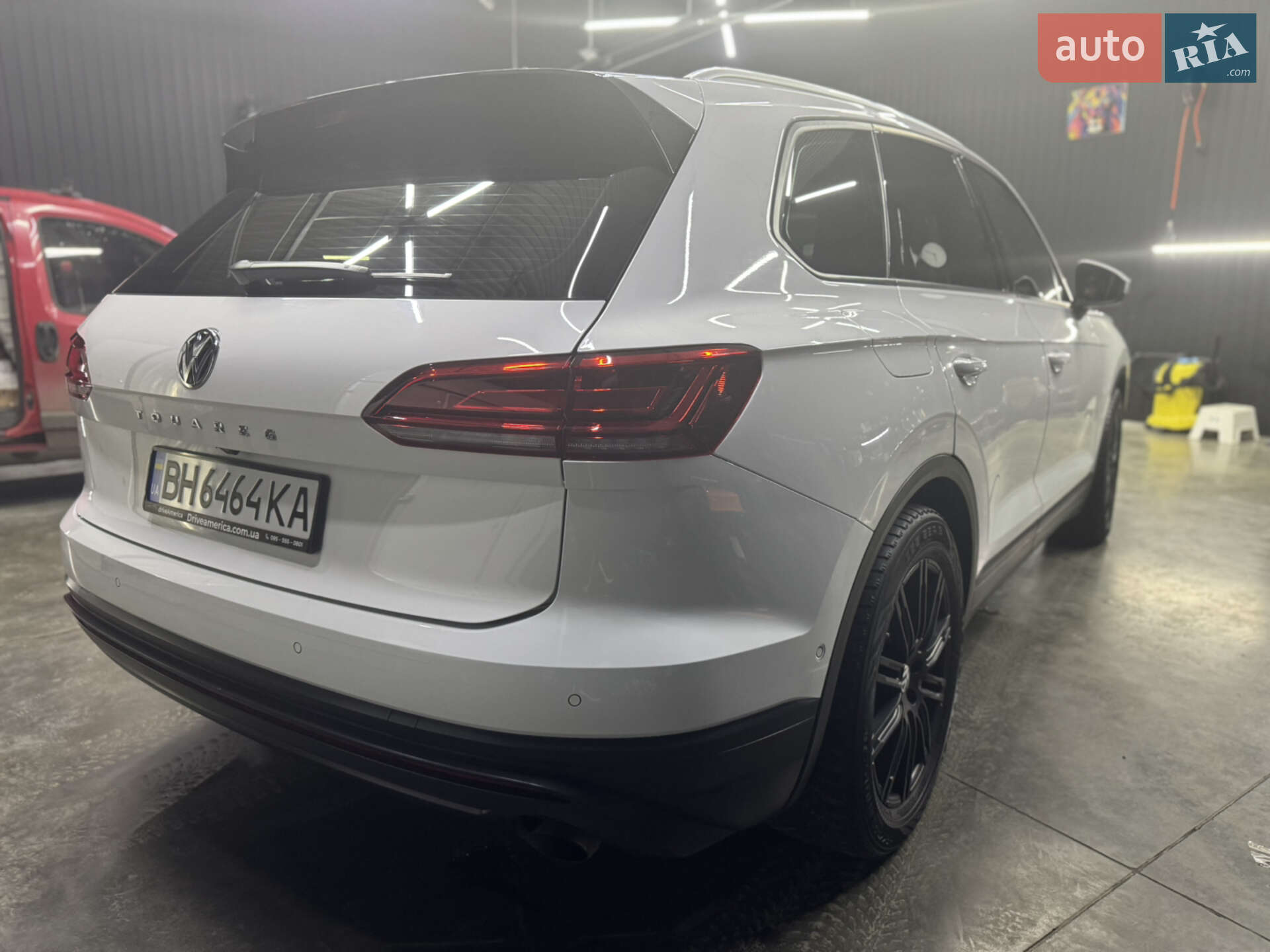 Volkswagen Touareg 2019 VIN WVGZZZCRZLD014898 фото оголошення 26 з 65
