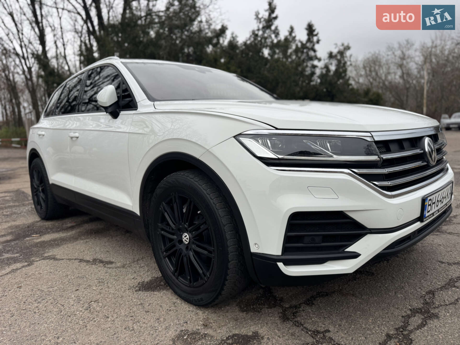 Volkswagen Touareg 2019 VIN WVGZZZCRZLD014898 фото оголошення 2 з 65
