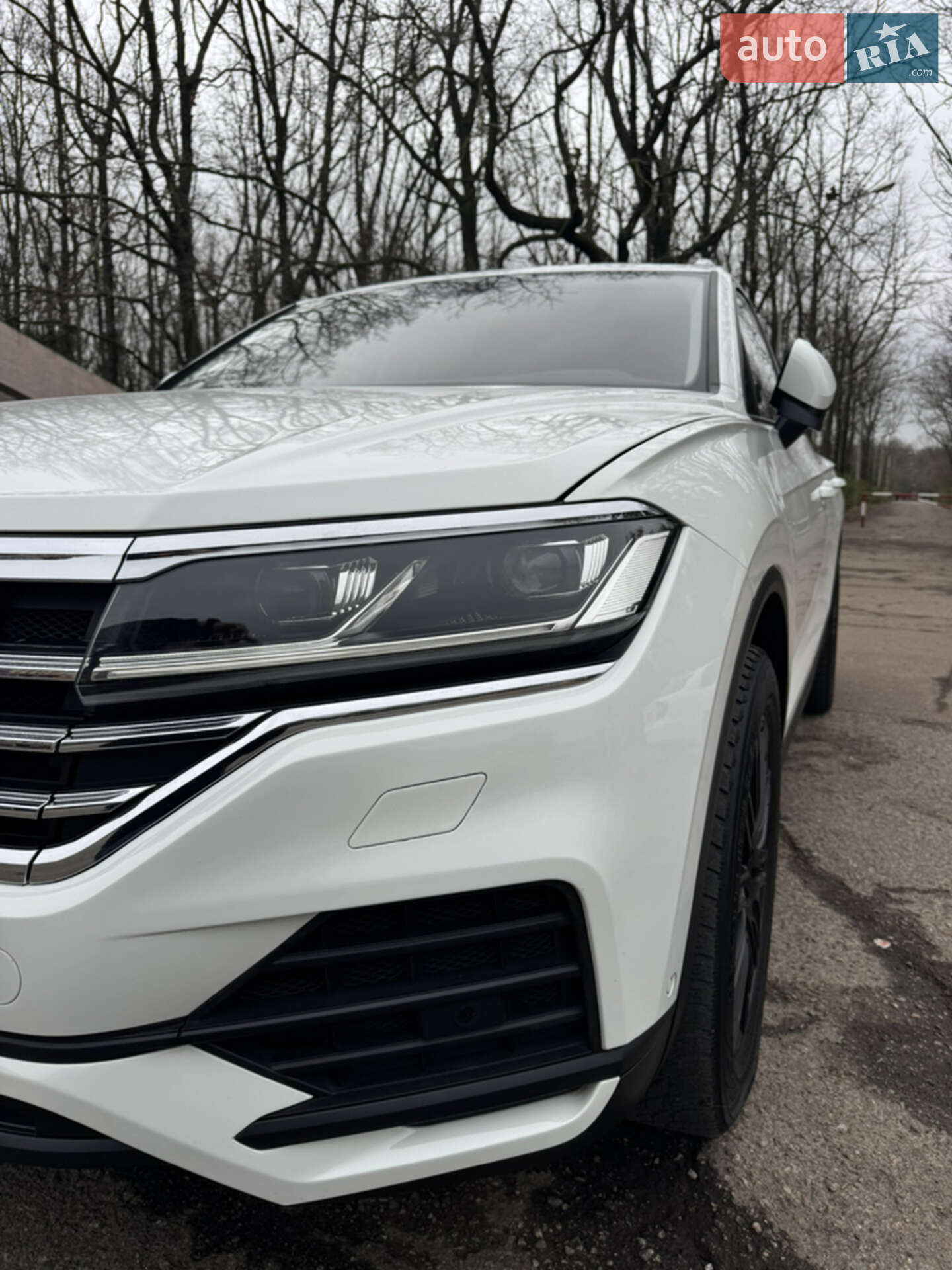 Volkswagen Touareg 2019 VIN WVGZZZCRZLD014898 фото оголошення 28 з 65
