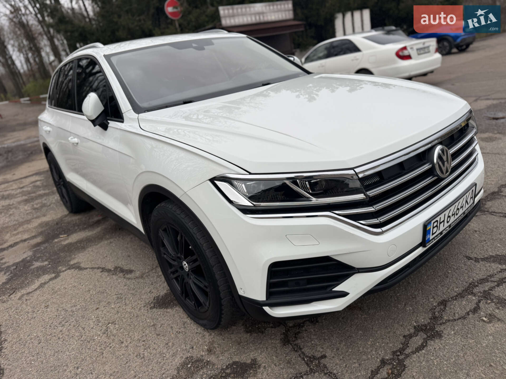 Volkswagen Touareg 2019 VIN WVGZZZCRZLD014898 фото оголошення 3 з 65