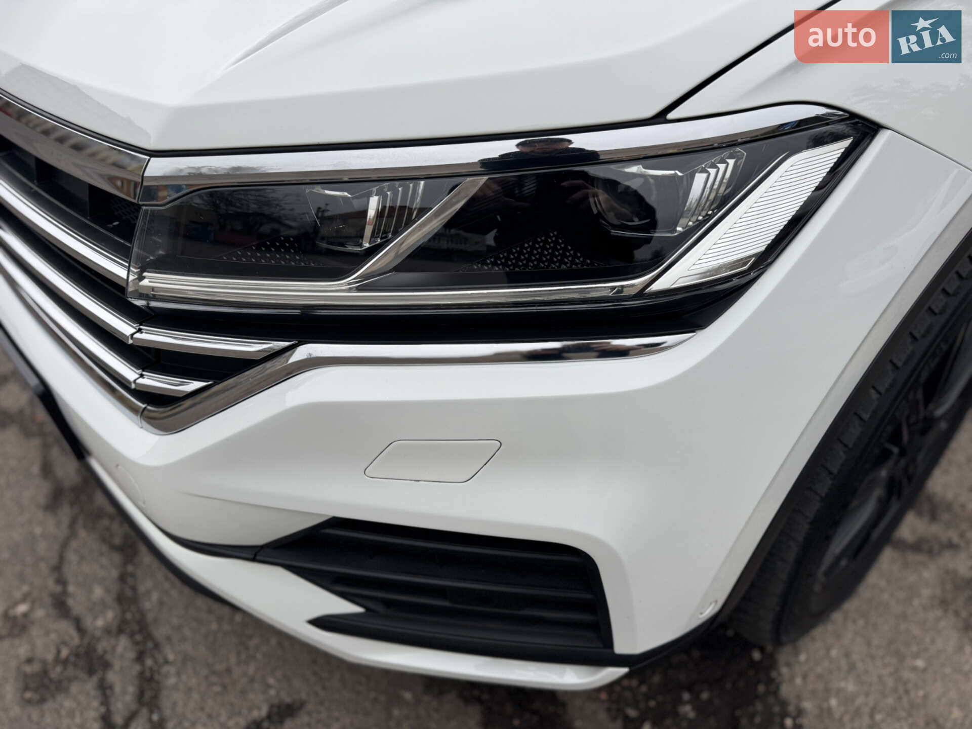 Volkswagen Touareg 2019 VIN WVGZZZCRZLD014898 фото оголошення 30 з 65
