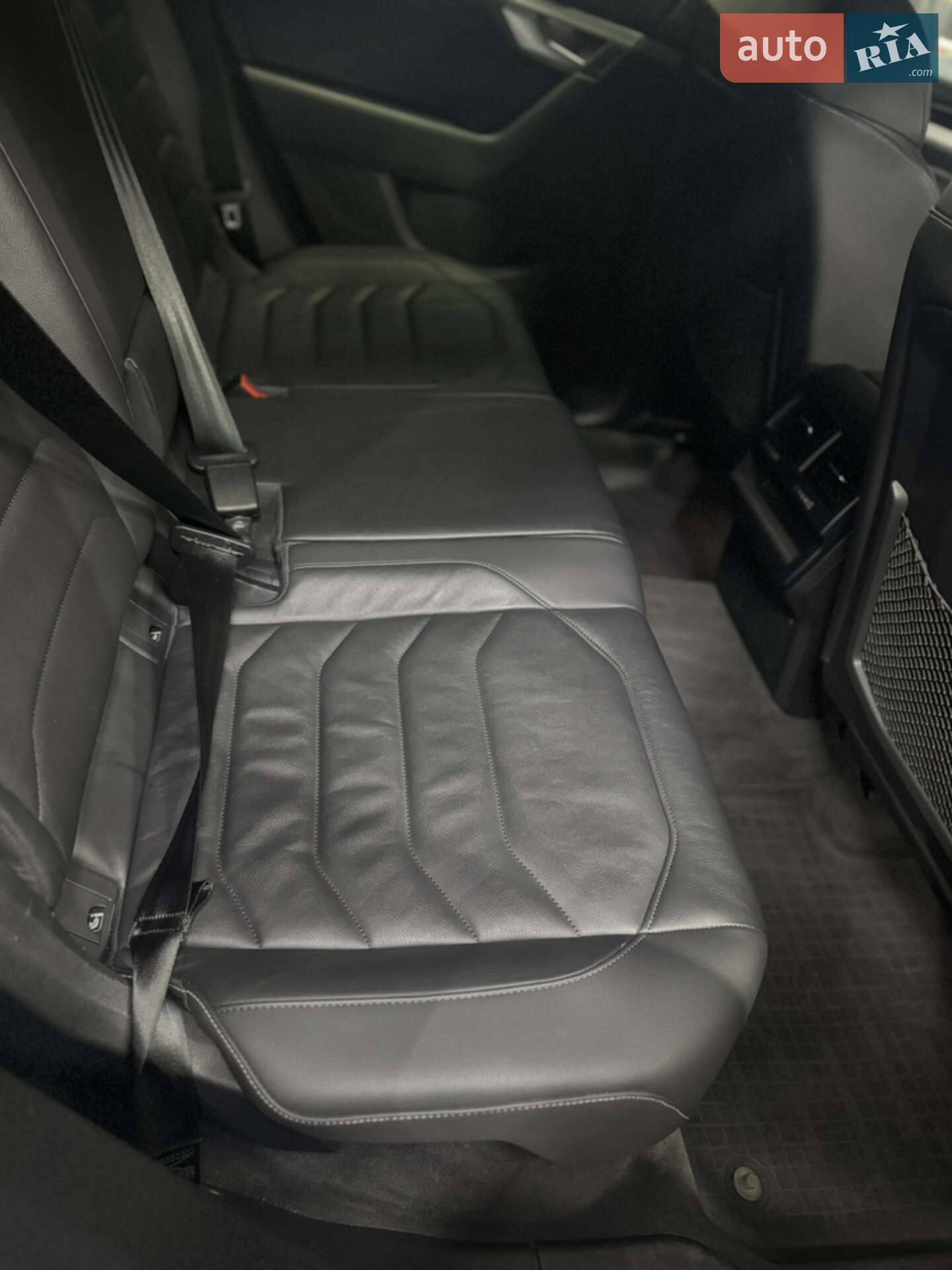 Volkswagen Touareg 2019 VIN WVGZZZCRZLD014898 фото оголошення 56 з 65
