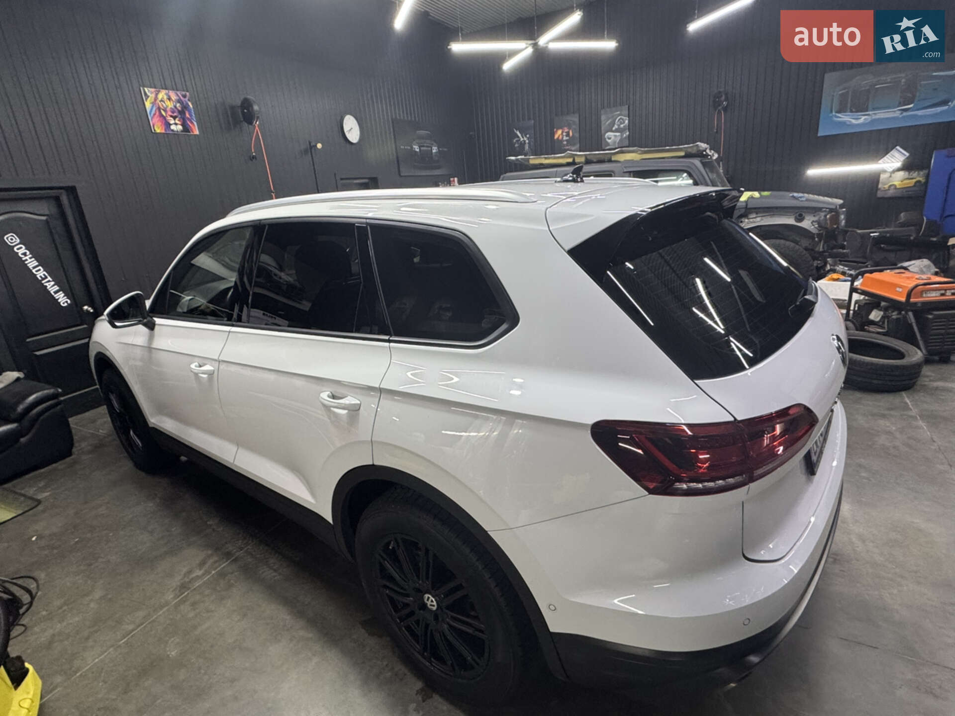 Volkswagen Touareg 2019 VIN WVGZZZCRZLD014898 фото оголошення 60 з 65