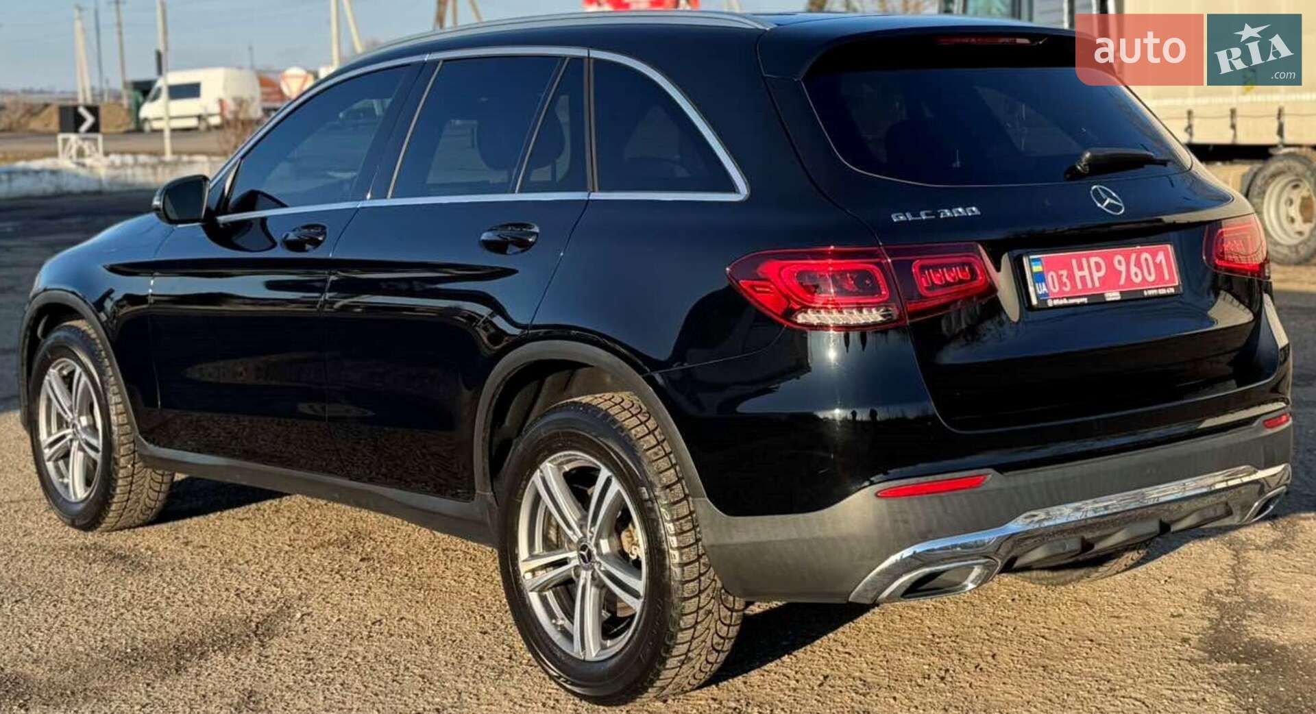 Mercedes-Benz GLC-Class 2019 VIN WDC0G8DB9LF716915 фото оголошення 3 з 35